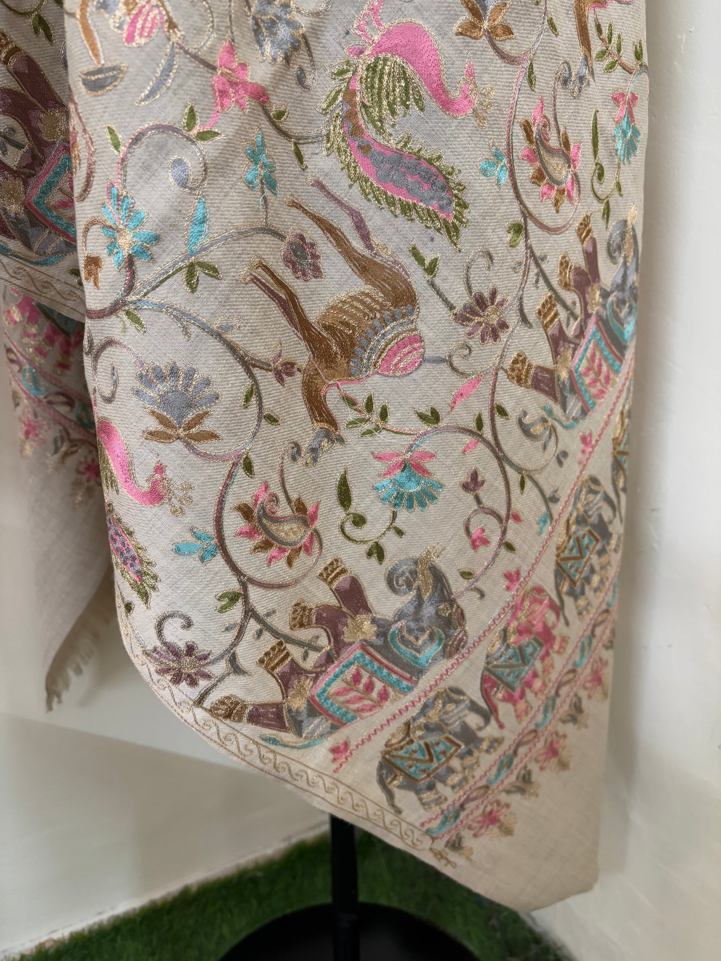 Beige Haathi Baag Kashmiri Stole