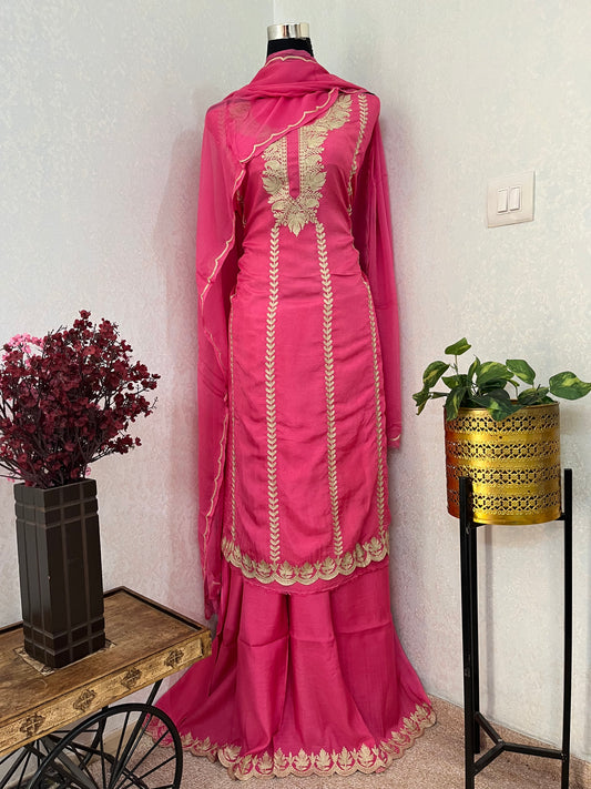 Rose Pink Sanamโ Silk Tilla Kashmiri Suit
