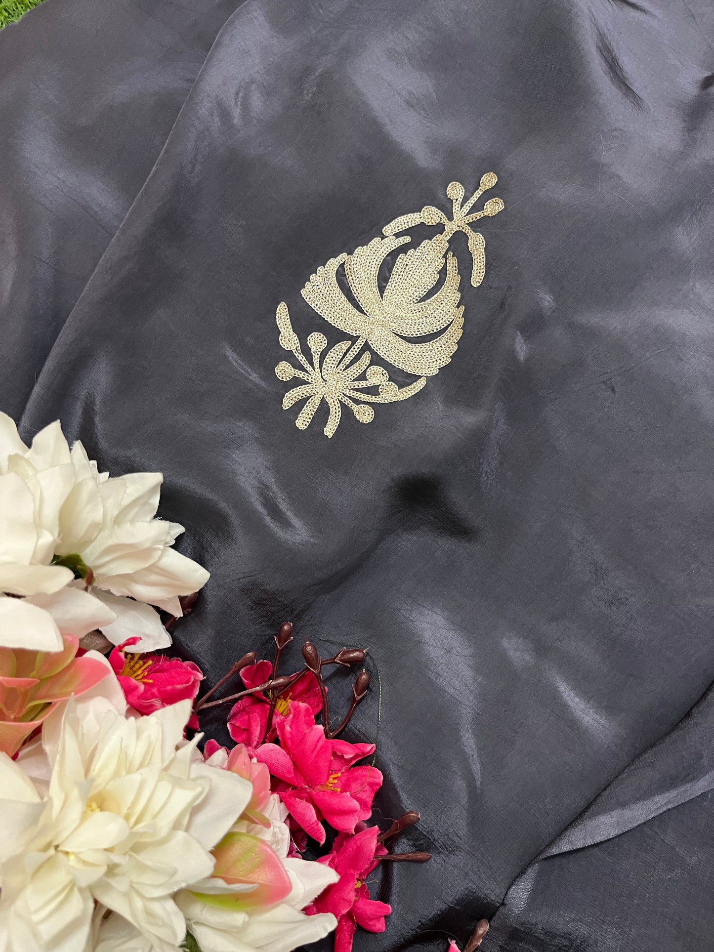 Kalaa’ Steel Grey Crape Kashmiri Suit