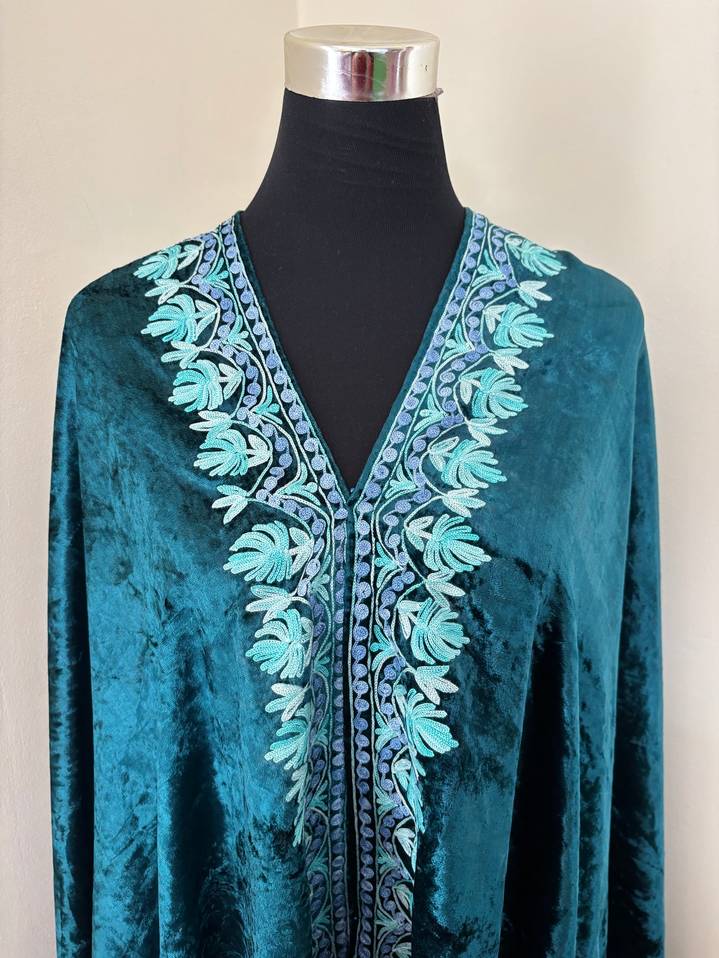 Green Aari Embroidered Makhmal Cape