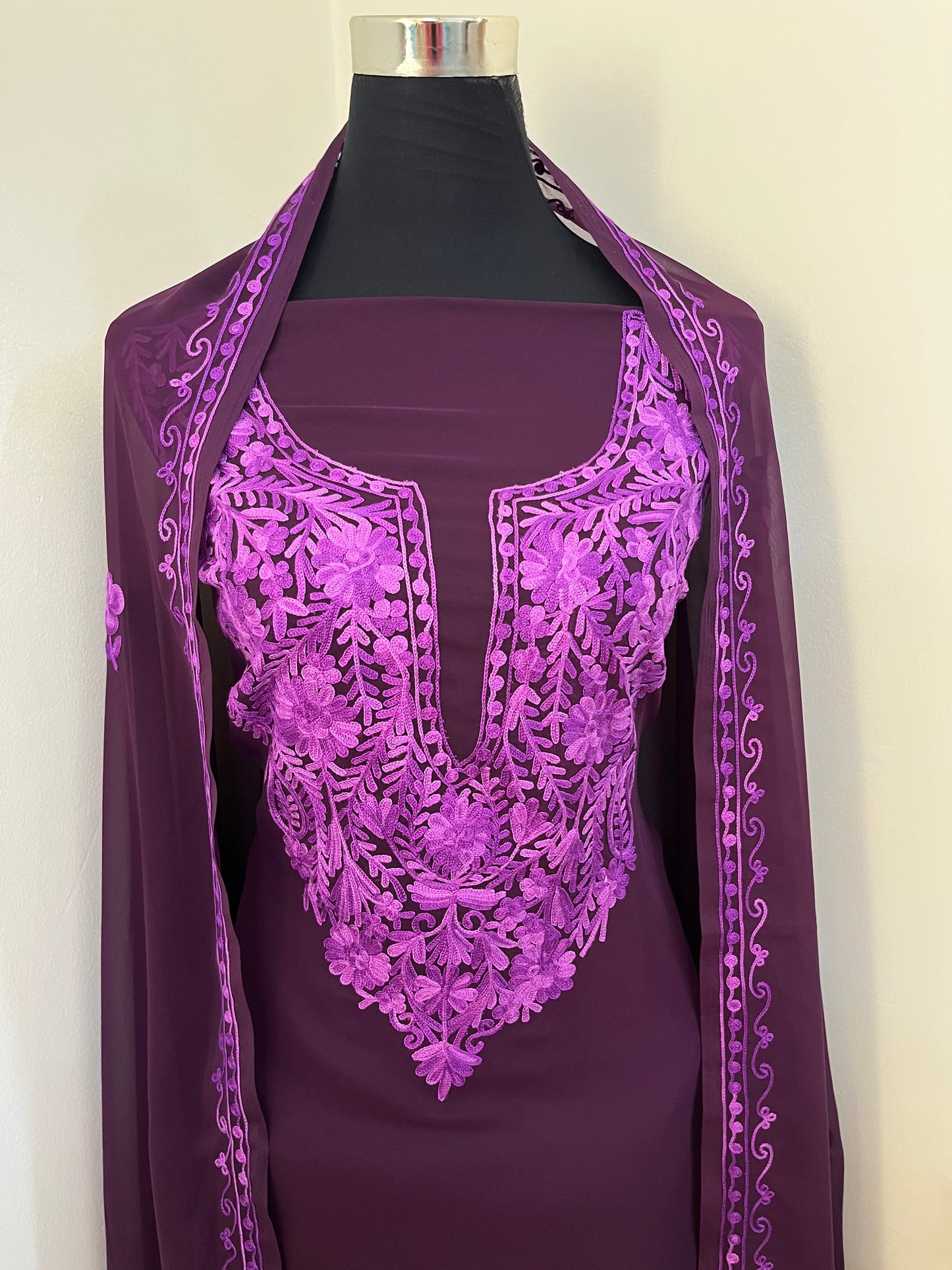 Coke Georgette 3 Pc Aari Embroidered Suit Set