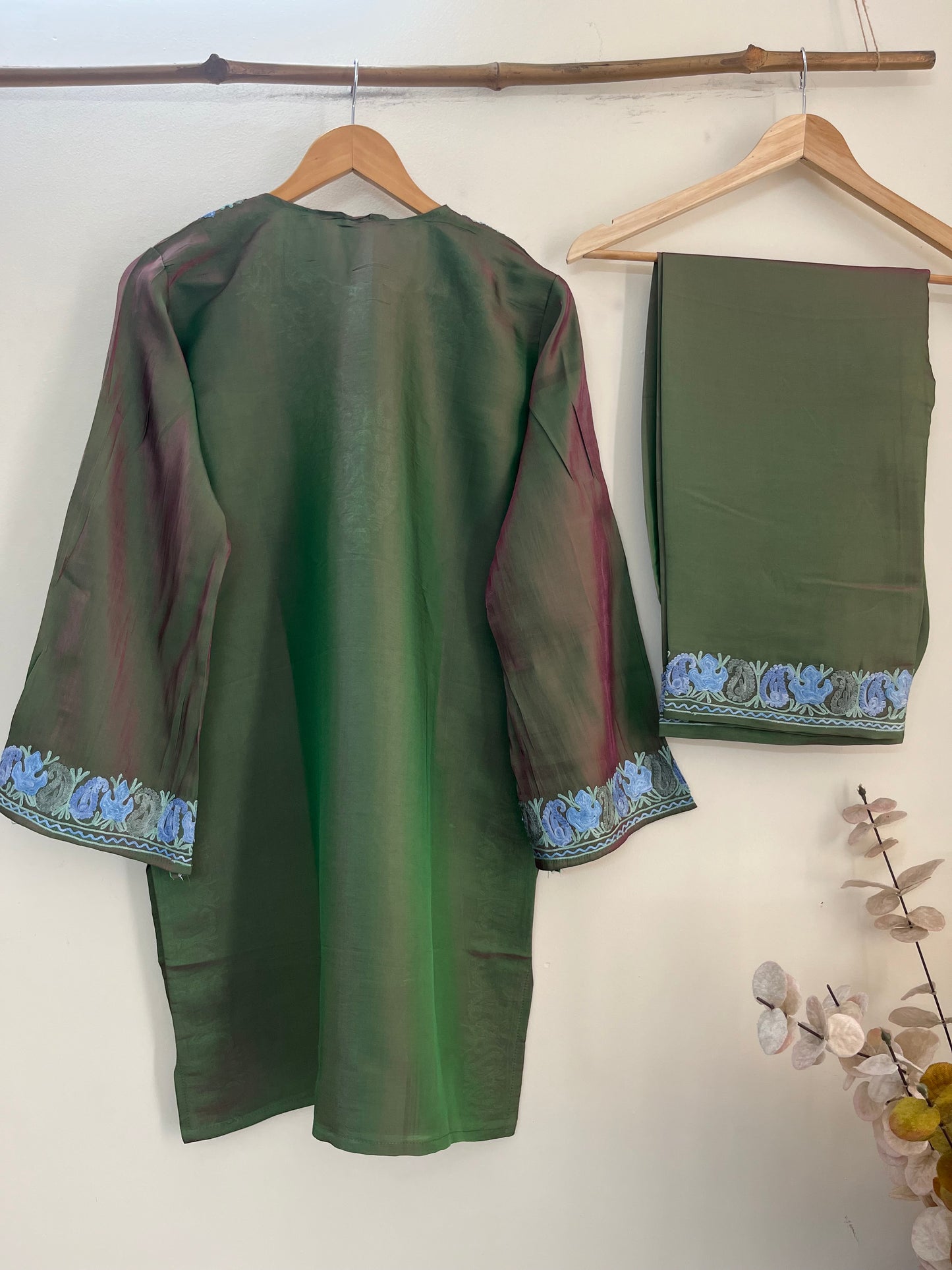 Green Shimmer Silk Stitched Co-ord Set (44)