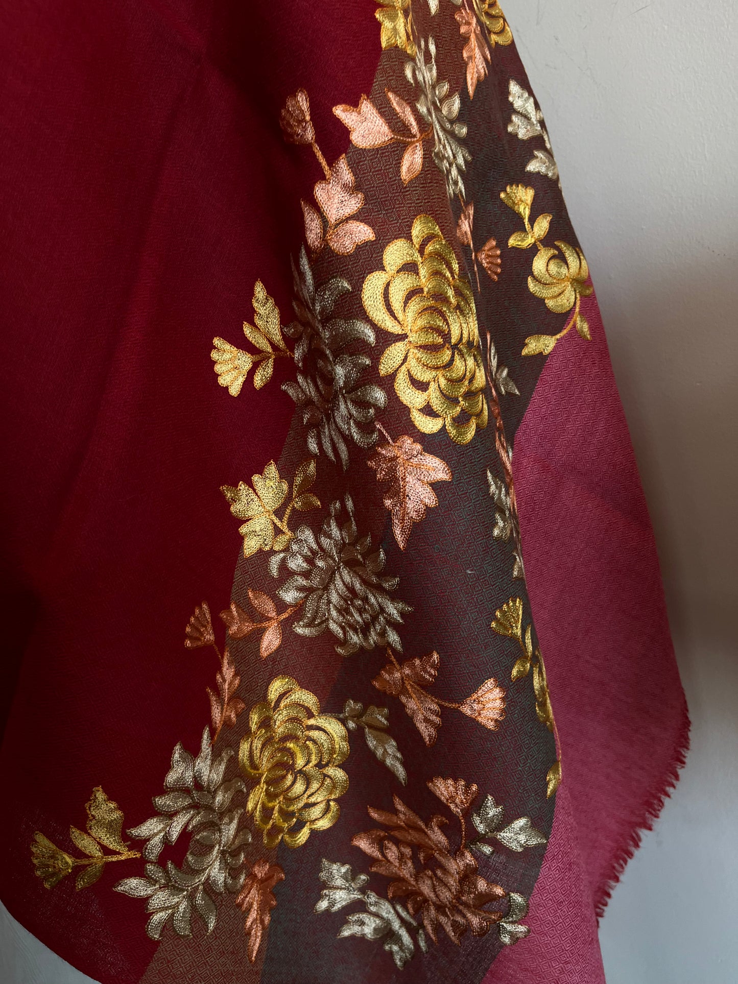 Reddish Maroon Fine Wool Kashmiri Embroidered stole