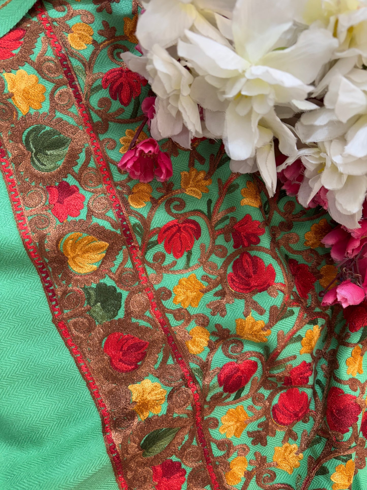 Pea Green Chinar Woollen Aari Embroidered 3pc Suit Stole