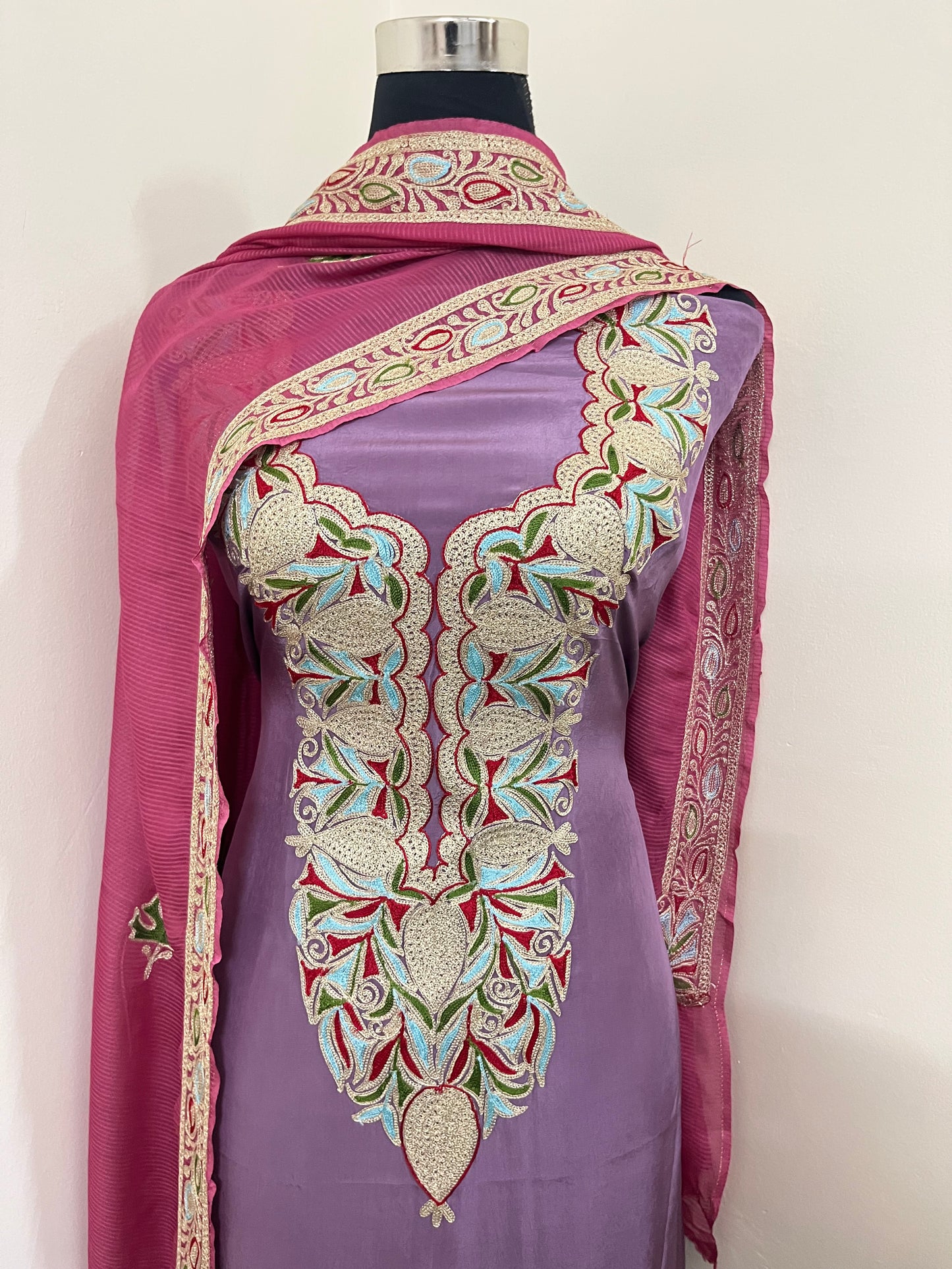 Kalaa’ Lilac Crape Kashmiri Suit