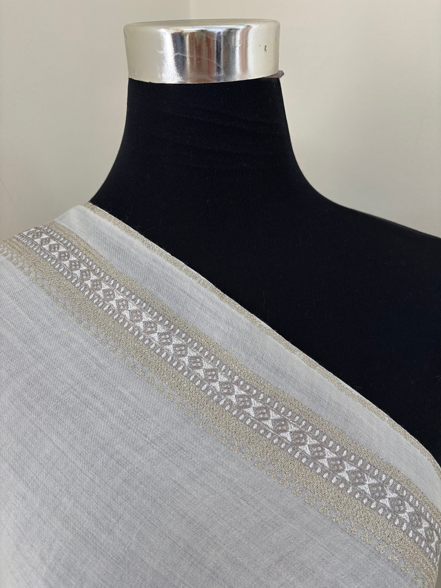 Cream Baadam Bael Kashmiri Stole