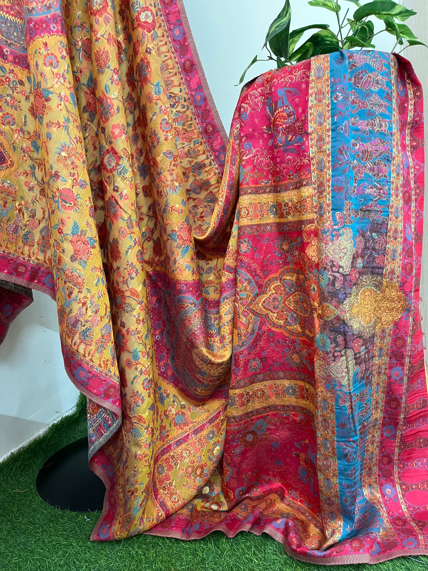 Kashmiri Kani Odhni