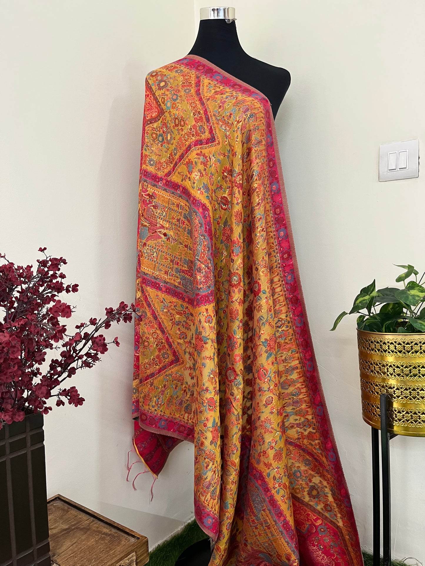 Kashmiri Kani Odhni