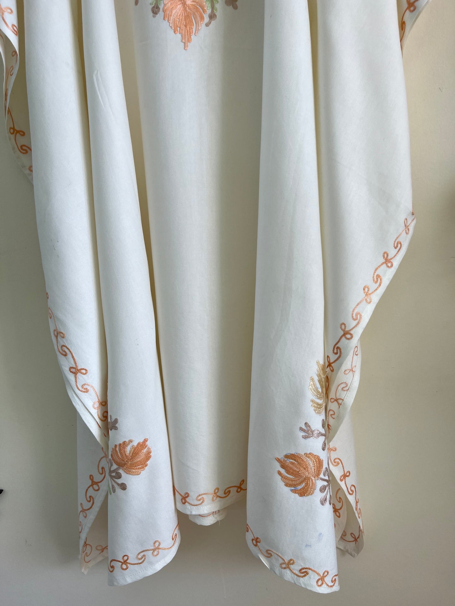 Off White Muslin Cotton Kashmiri Kaftan Set