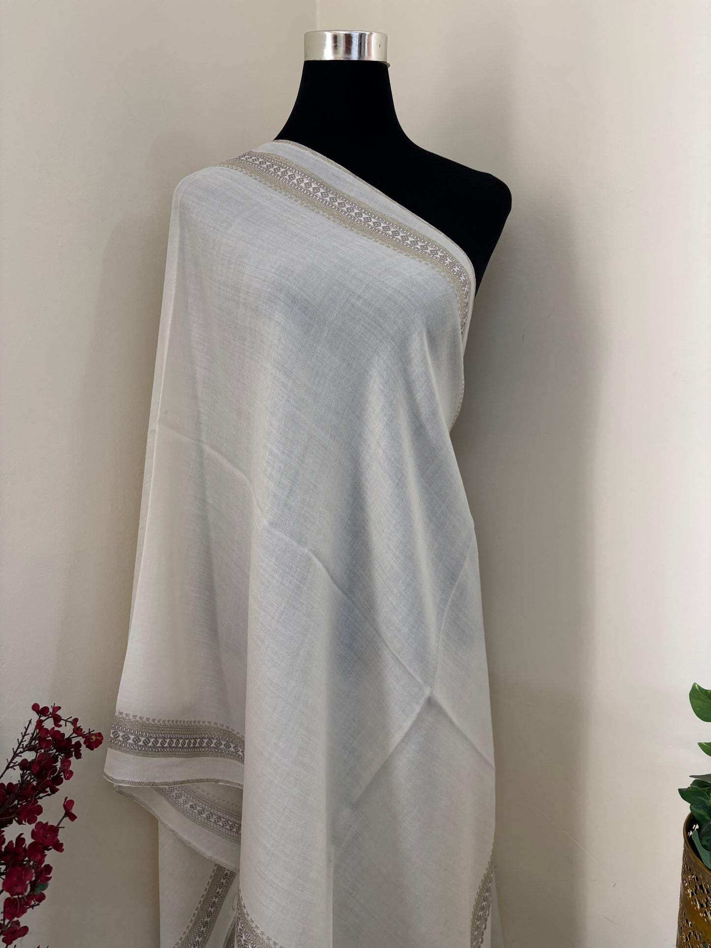 Cream Baadam Bael Kashmiri Stole