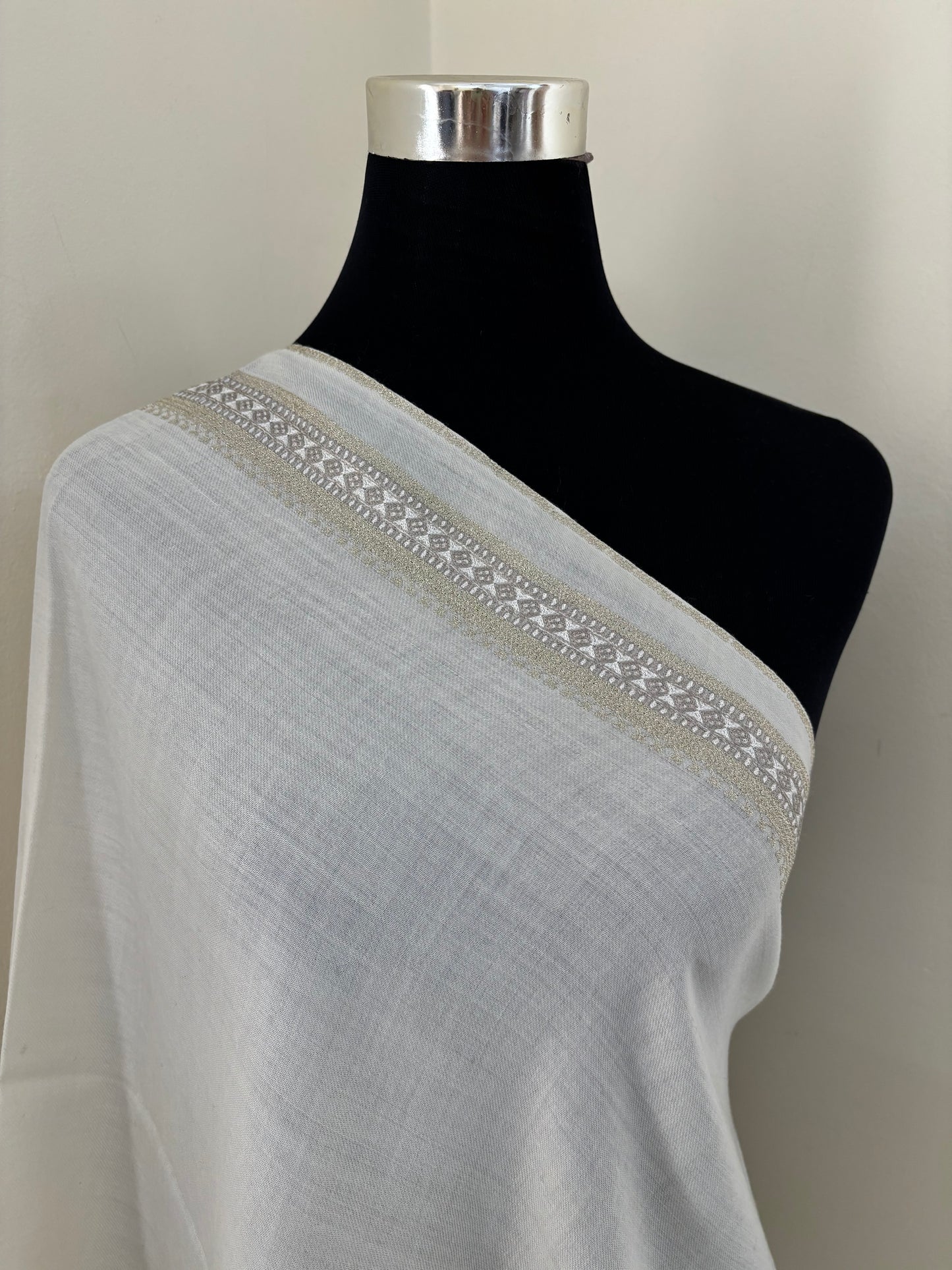 Cream Baadam Bael Kashmiri Stole