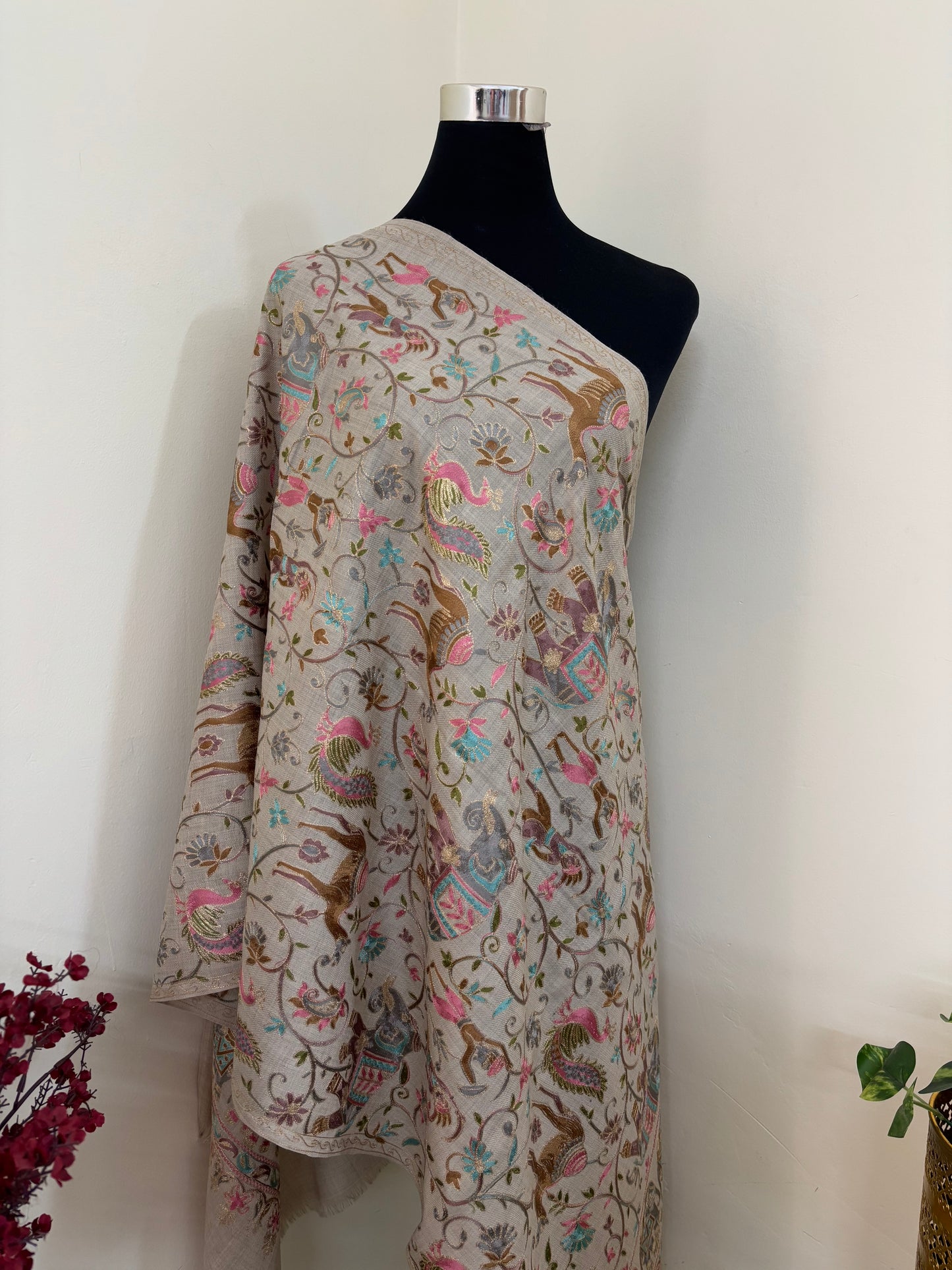 Beige Haathi Baag Kashmiri Stole