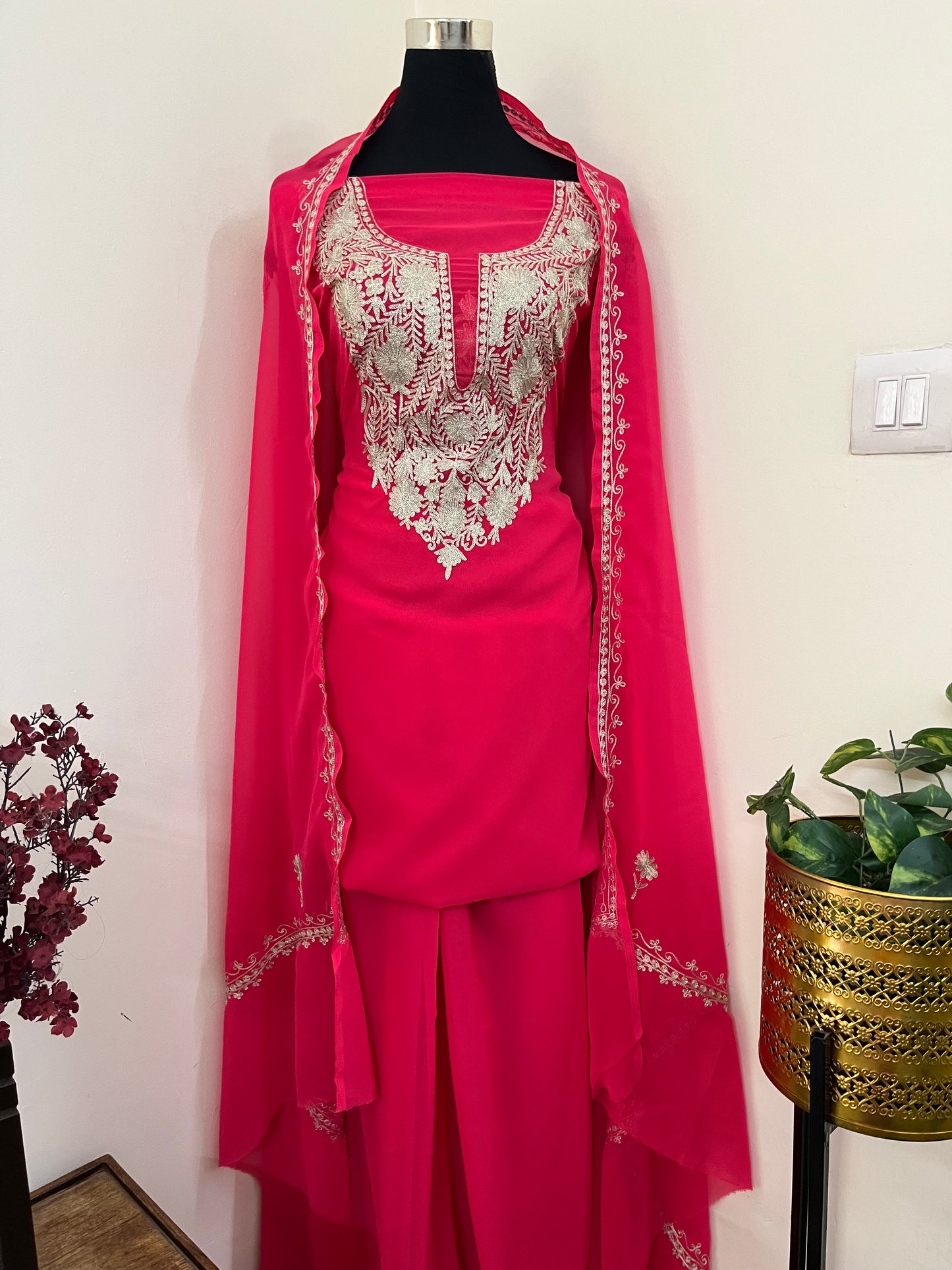 Dark pink Georgette 3pc Kashmiri Tilla Suit