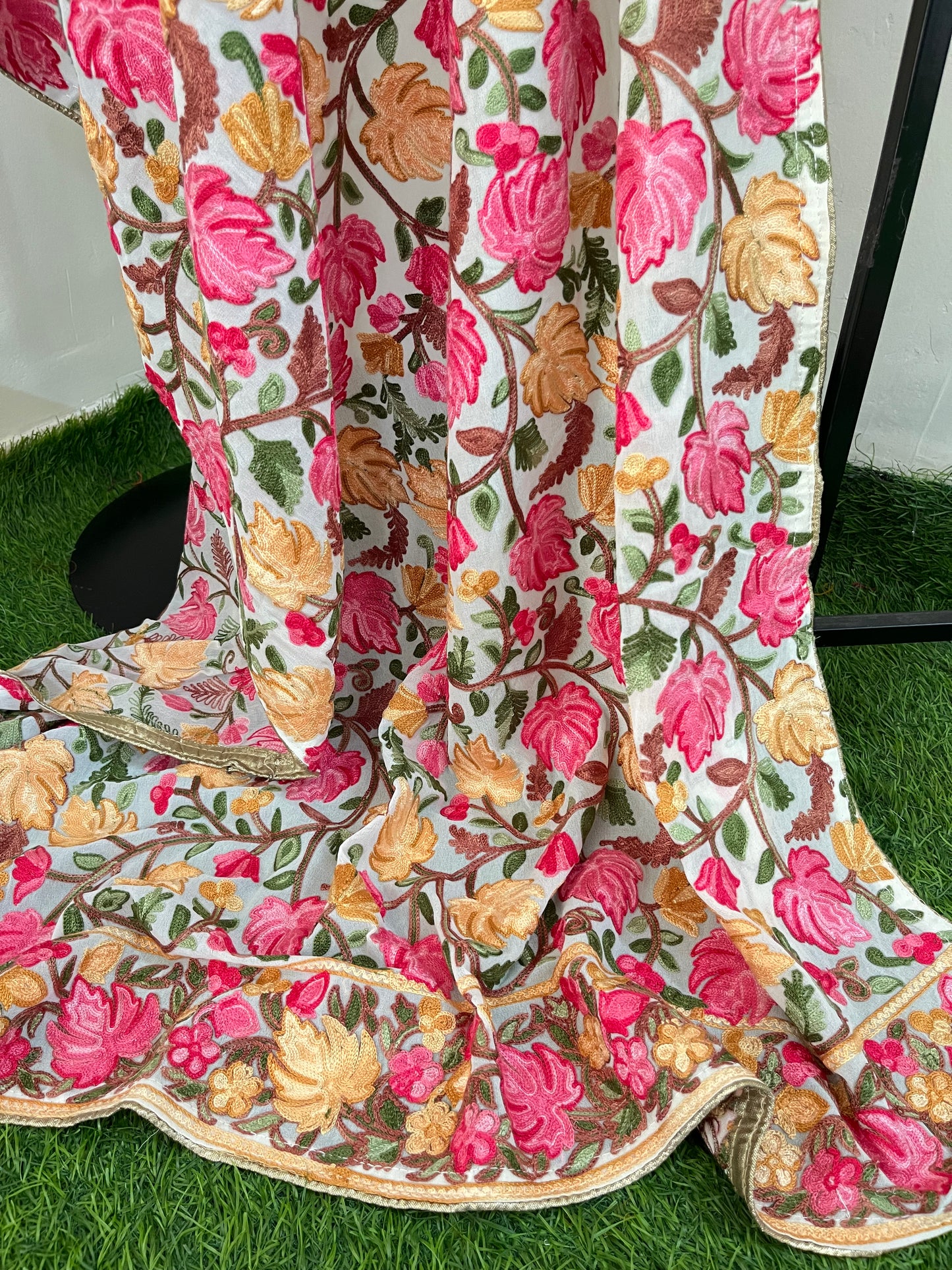 Kashmiri Georgette Odhni