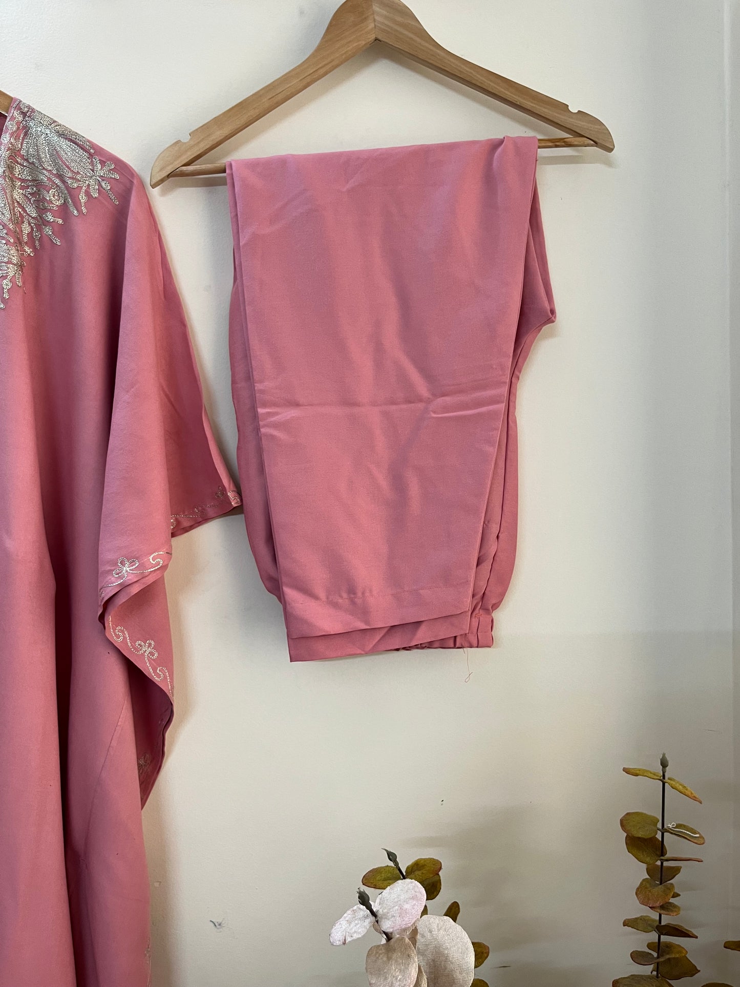 Soft Pink Rayon Cotton Kashmiri Tilla Kaftan