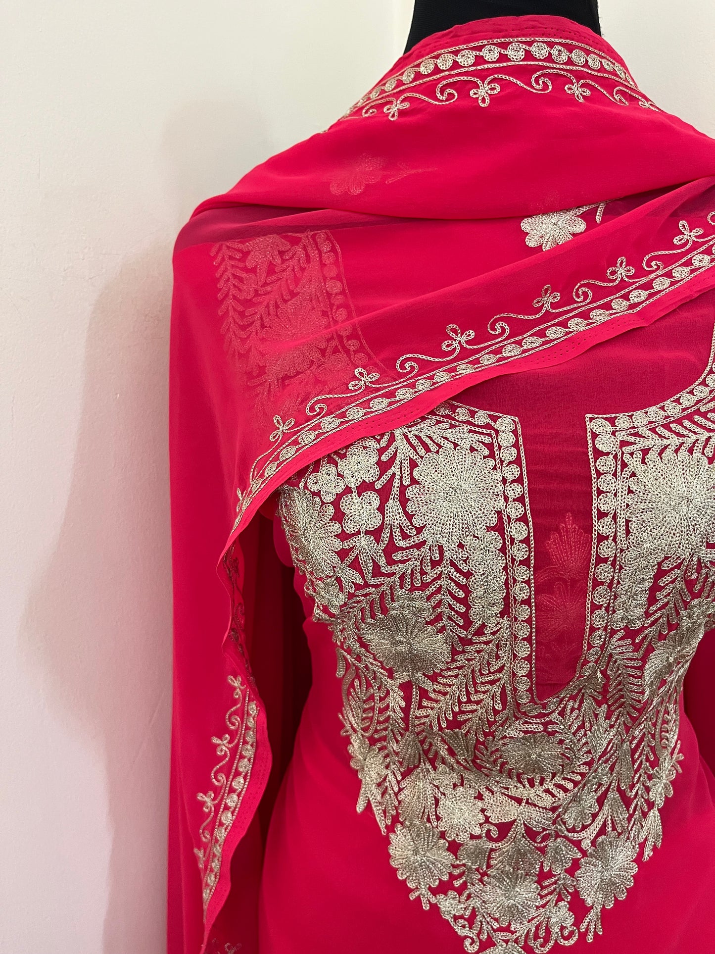 Dark pink Georgette 3pc Kashmiri Tilla Suit