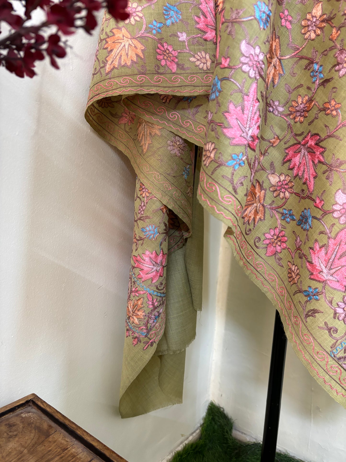 Pista Green Chinaar Jaal Kashmiri Semi Pashmina Stole