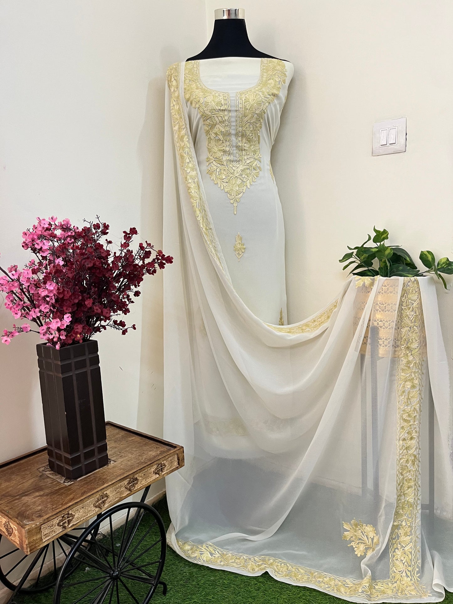 Off white Georgette Kashmiri Suit