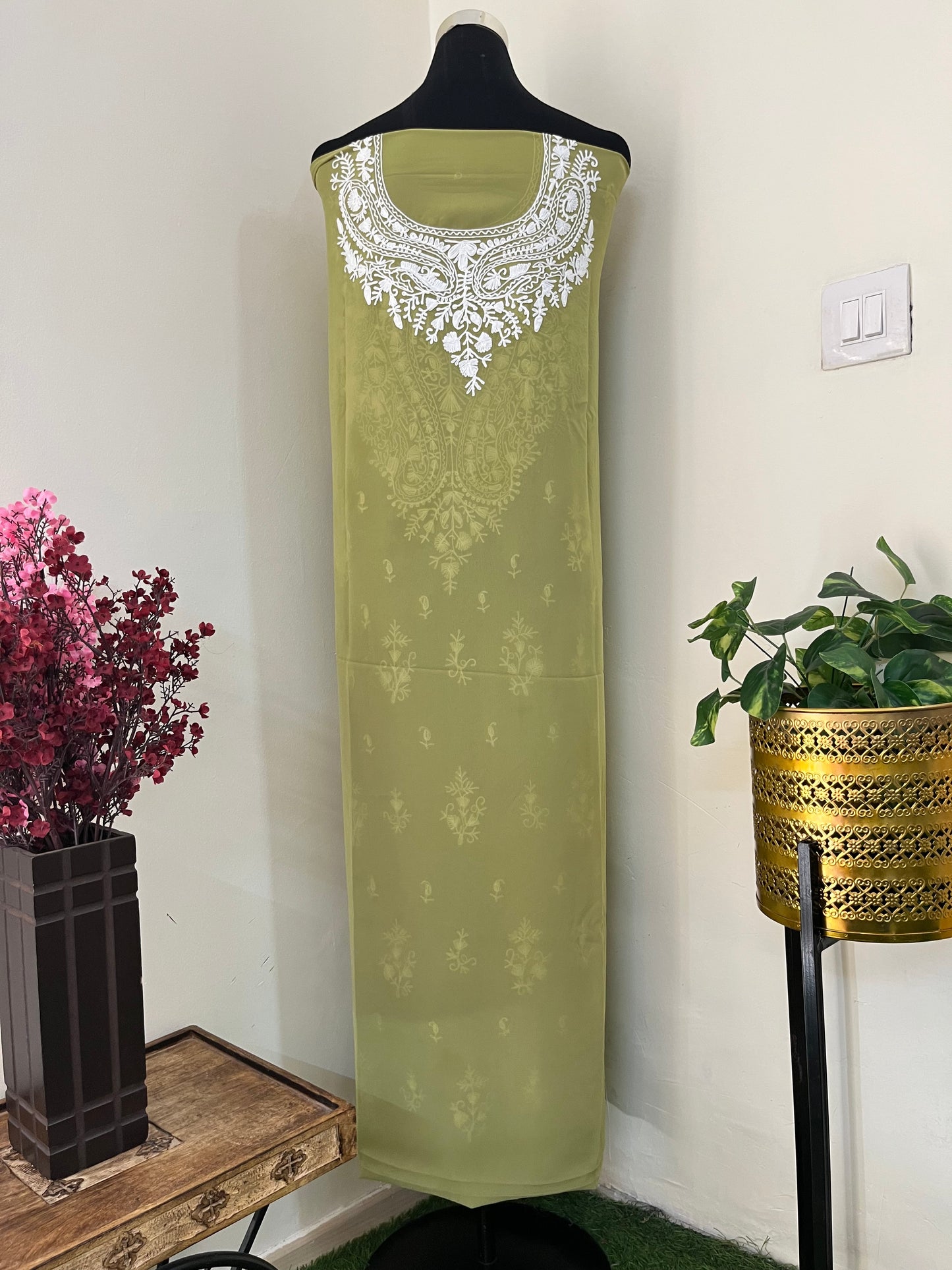 Pista Georgette Kashmiri Unstitched Kurta Material