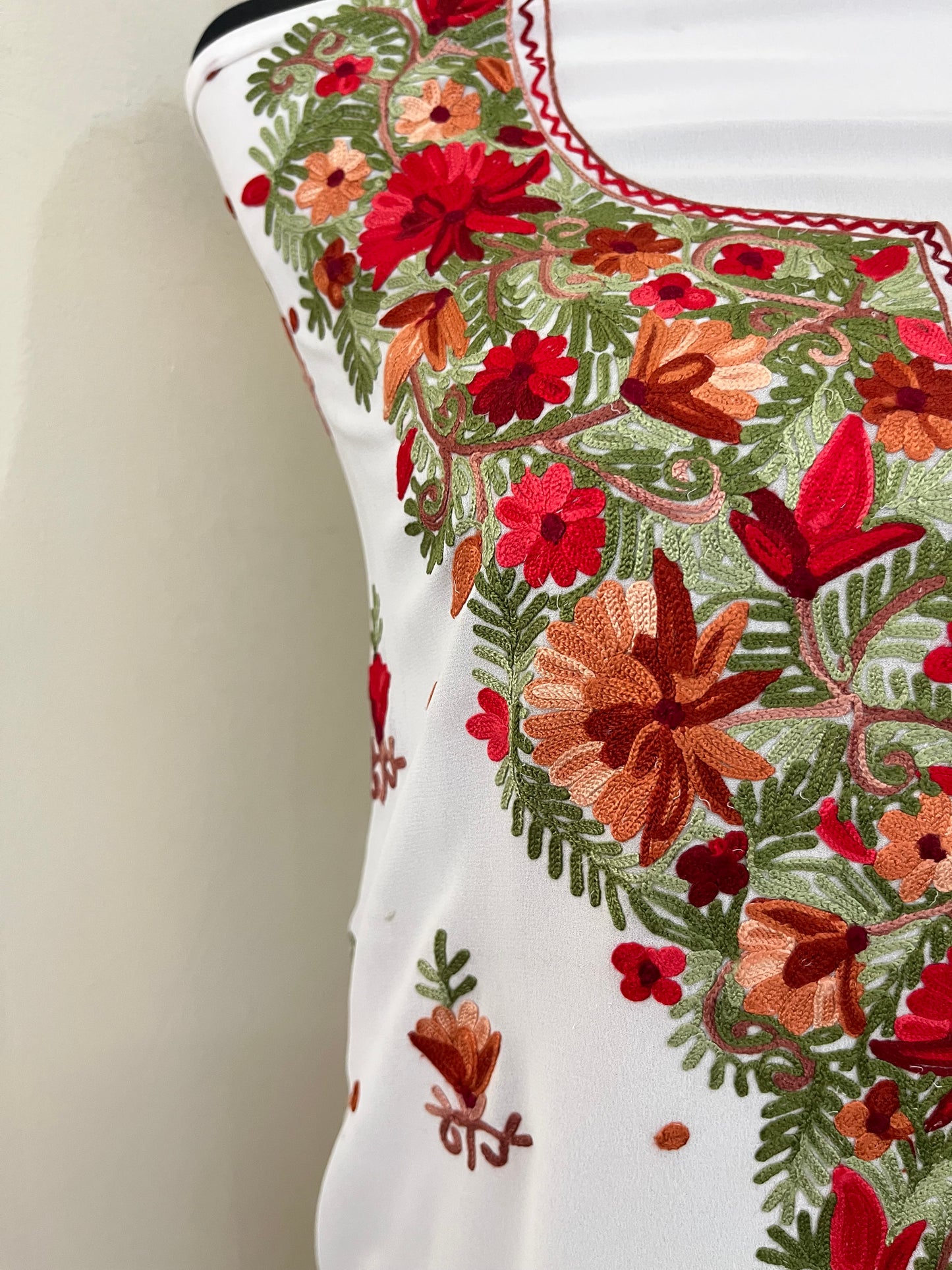 Off White Georgette Kashmiri Kurta Material