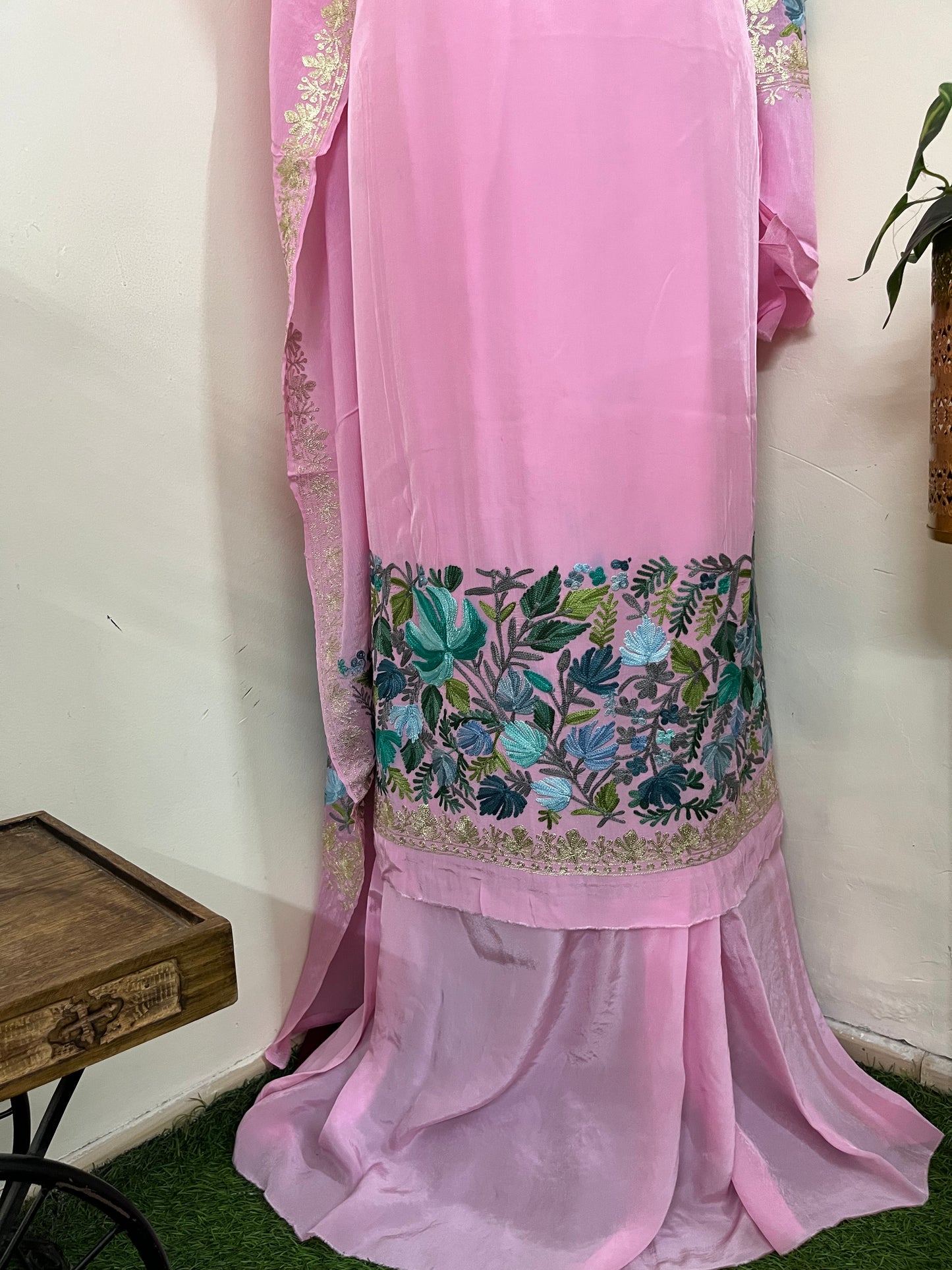 ‘Kalaa’ Soft Pink Crape Kashmiri Suit