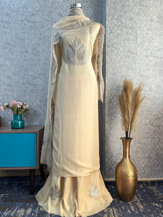 Ivory Sanam’ Tilla Kashmiri Silk Suit