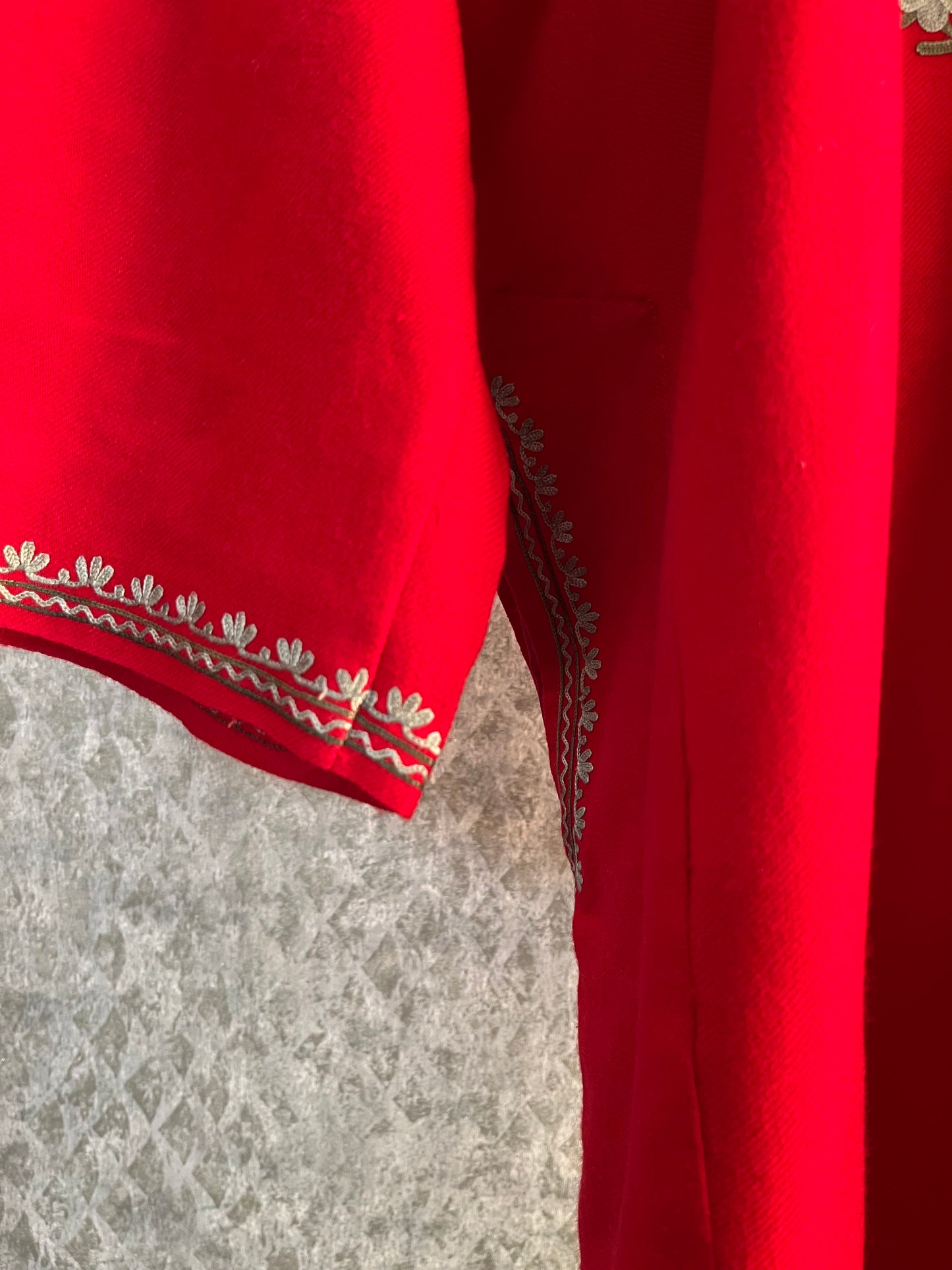 Red Aari Embroidered Wool Pheran