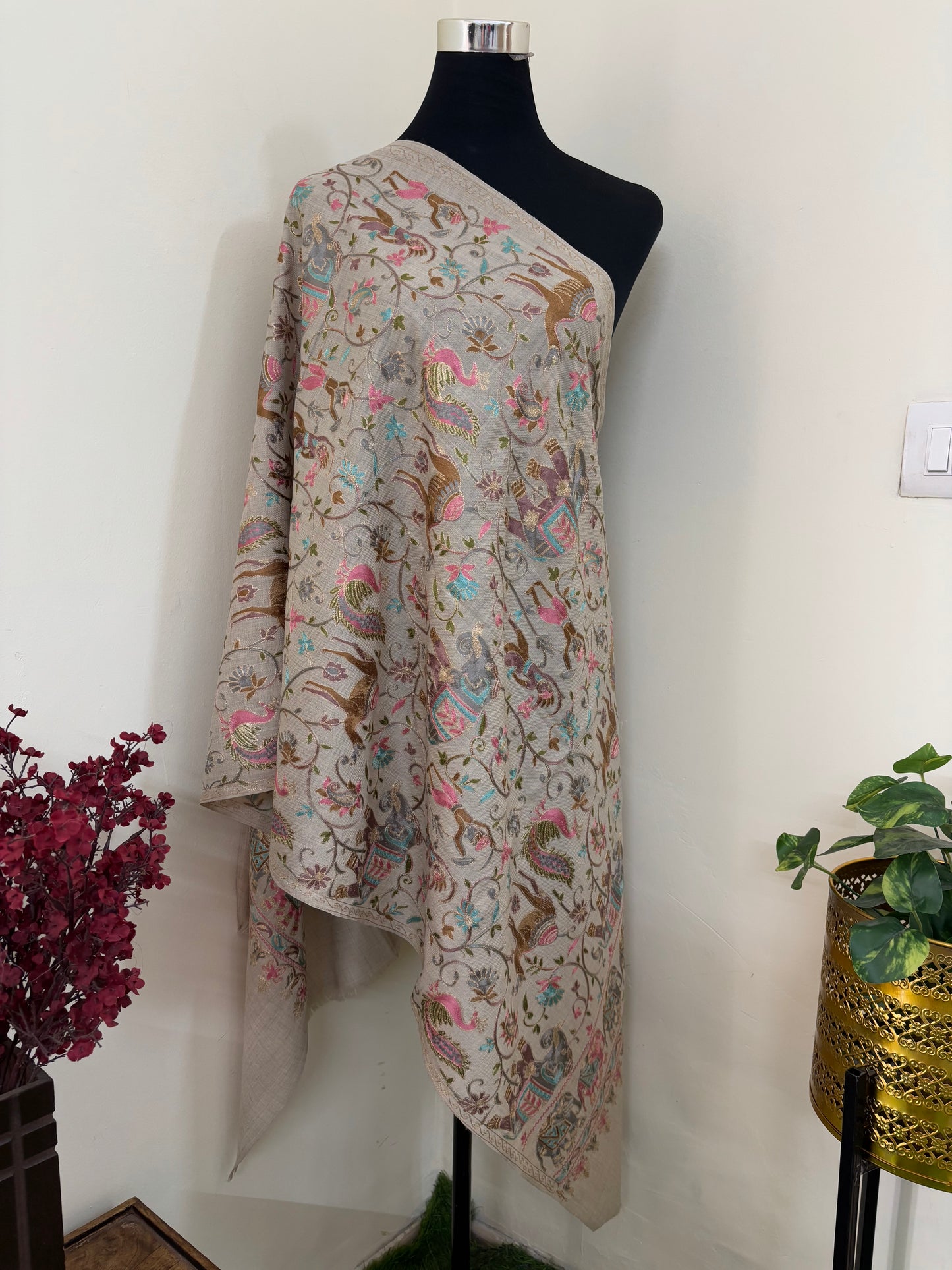 Beige Haathi Baag Kashmiri Stole