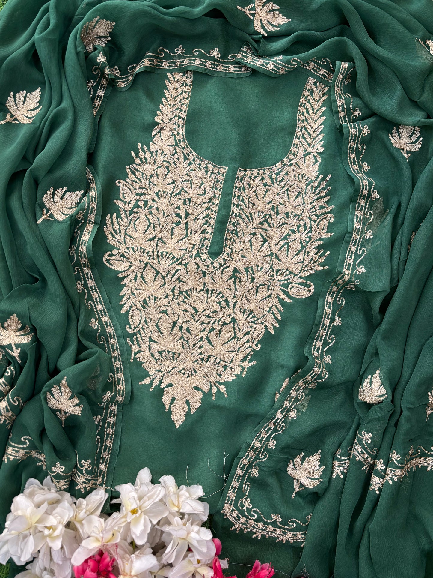 Sanam’ Green Silk Tilla Kashmiri Suit