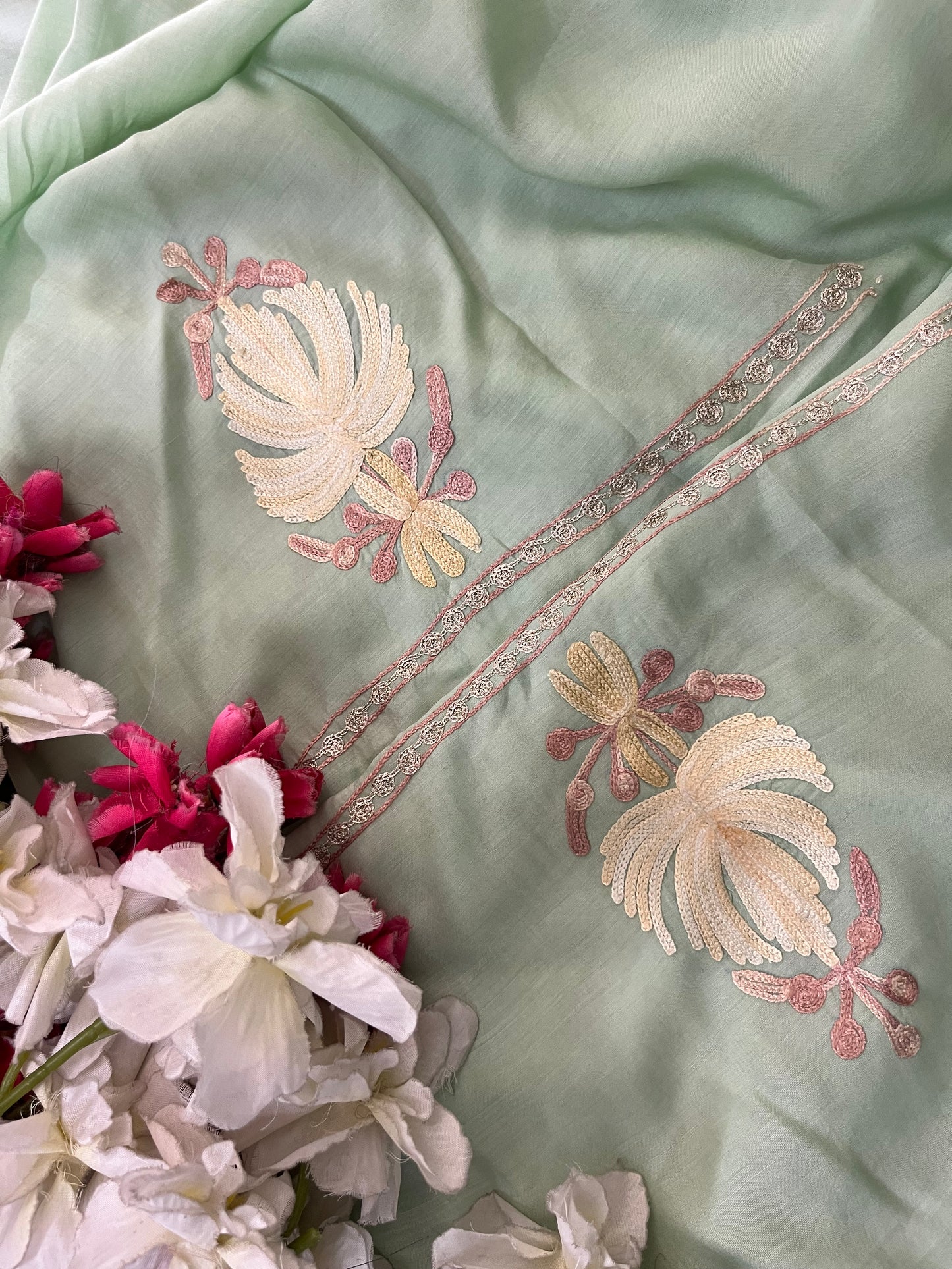Tea Green Mul Cotton Shibori Work Kashmiri 3pc Suit