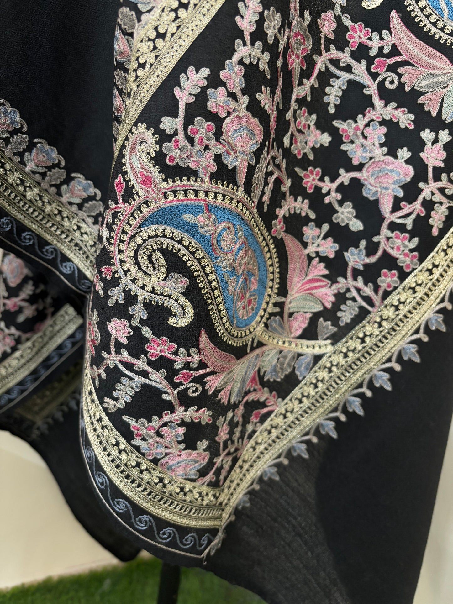 Black Ambi Bael Kashmiri Stole