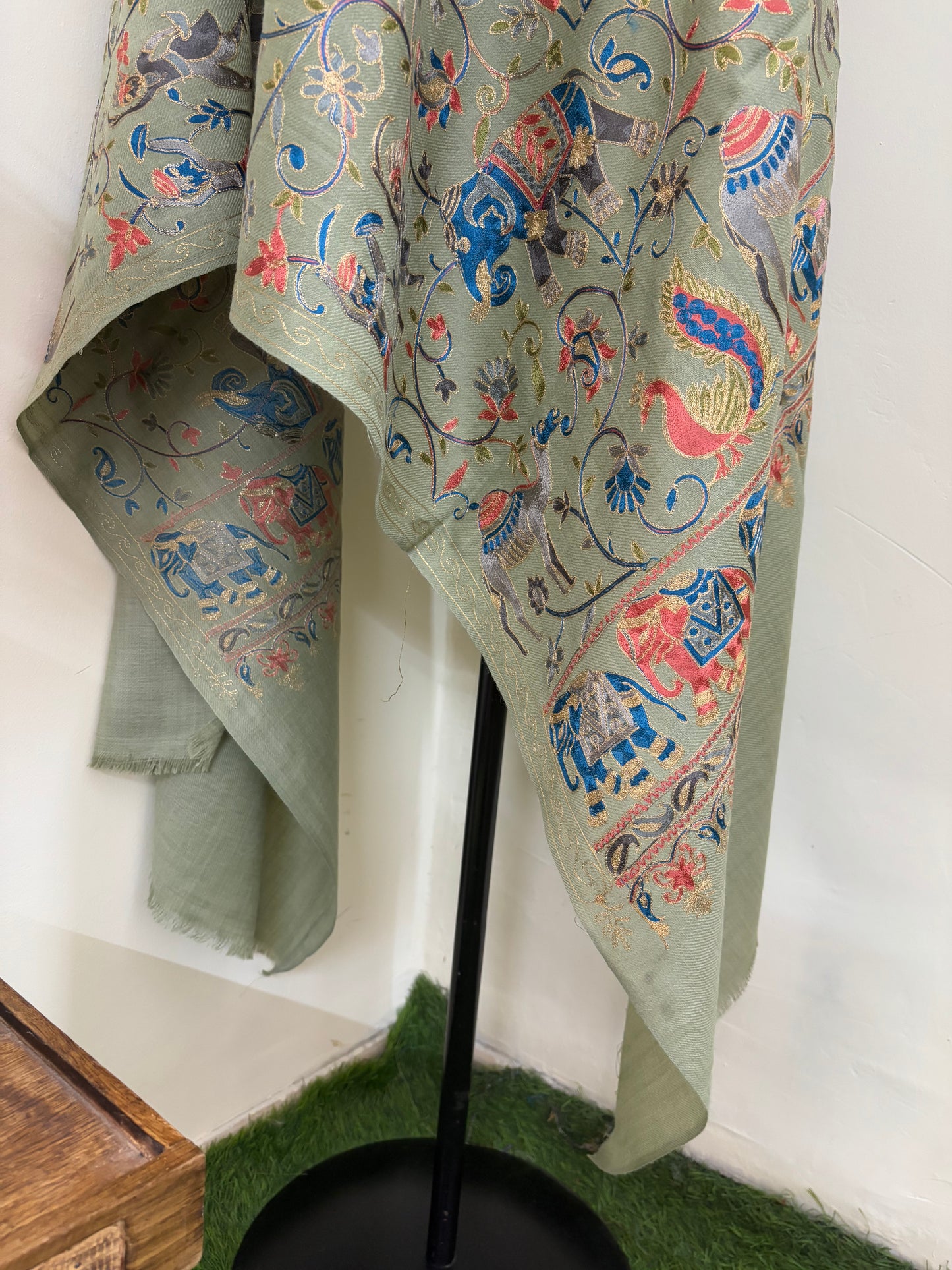 Pista Haathi Baag Kashmiri Stole
