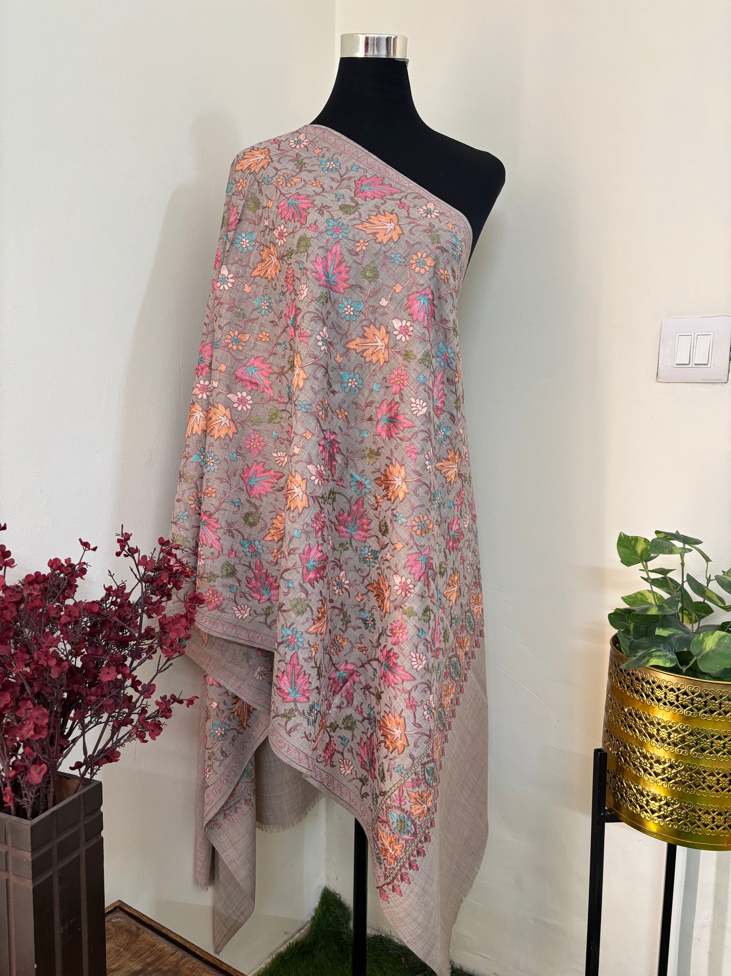 Beige Chinaar Jaal Kashmiri Semi Pashmina Stole