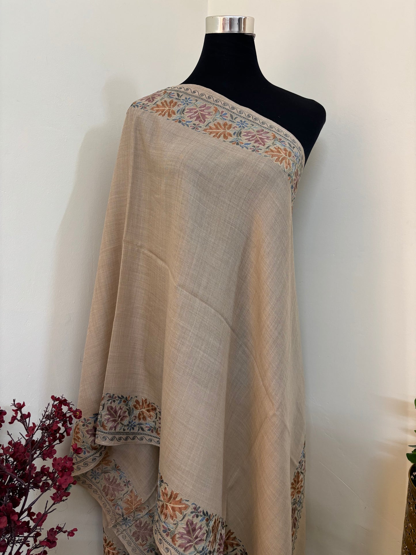 Beige Chinaar Border Kashmiri Stole