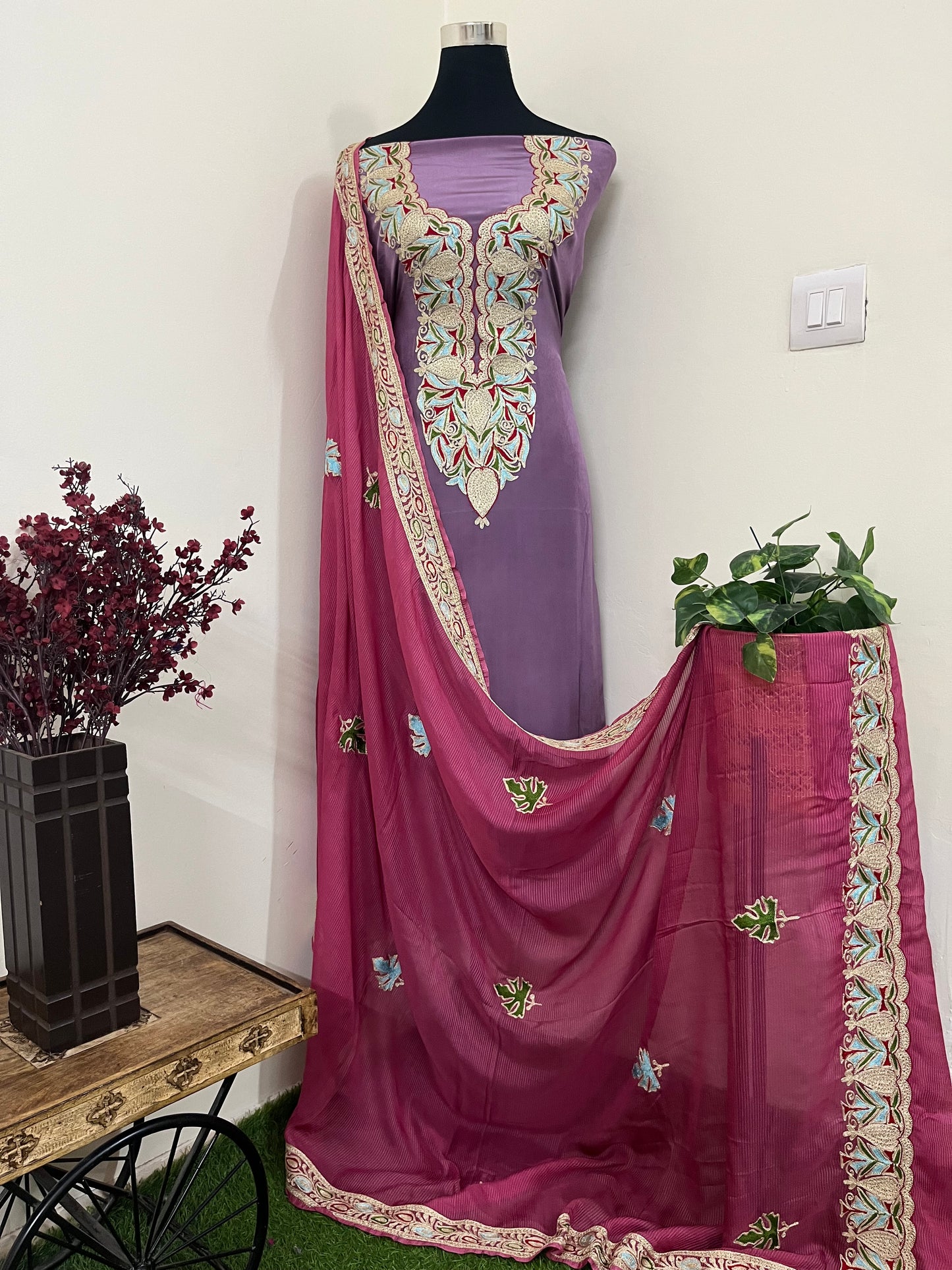Kalaa’ Lilac Crape Kashmiri Suit