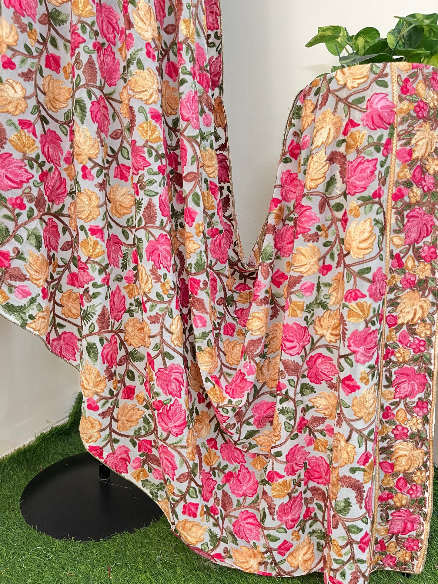 Kashmiri Georgette Odhni