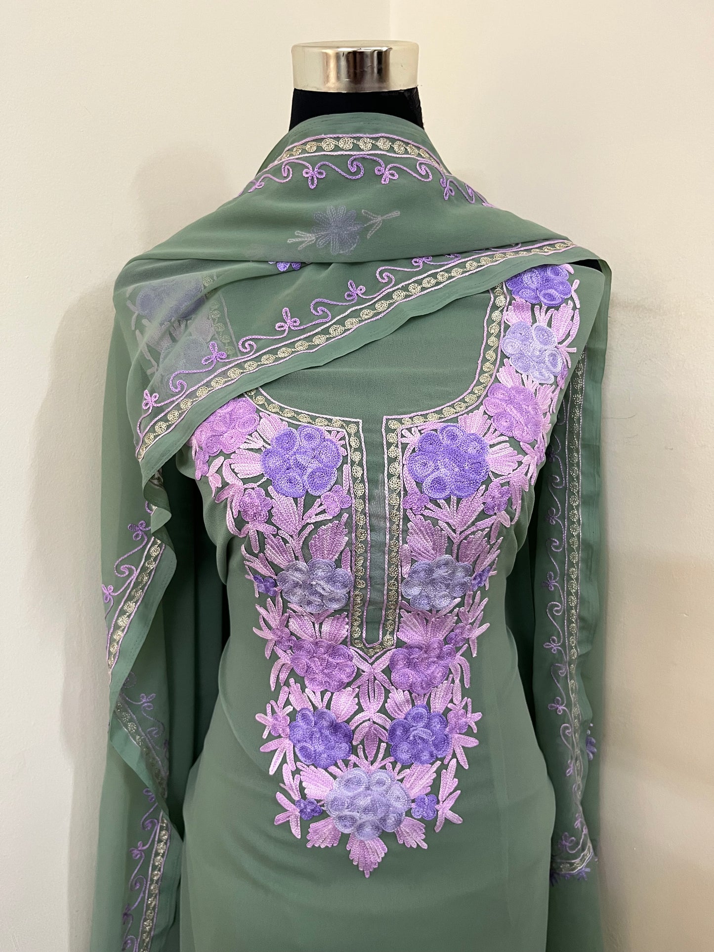 Green Georgette 3 Pc Aari Embroidered Suit Set