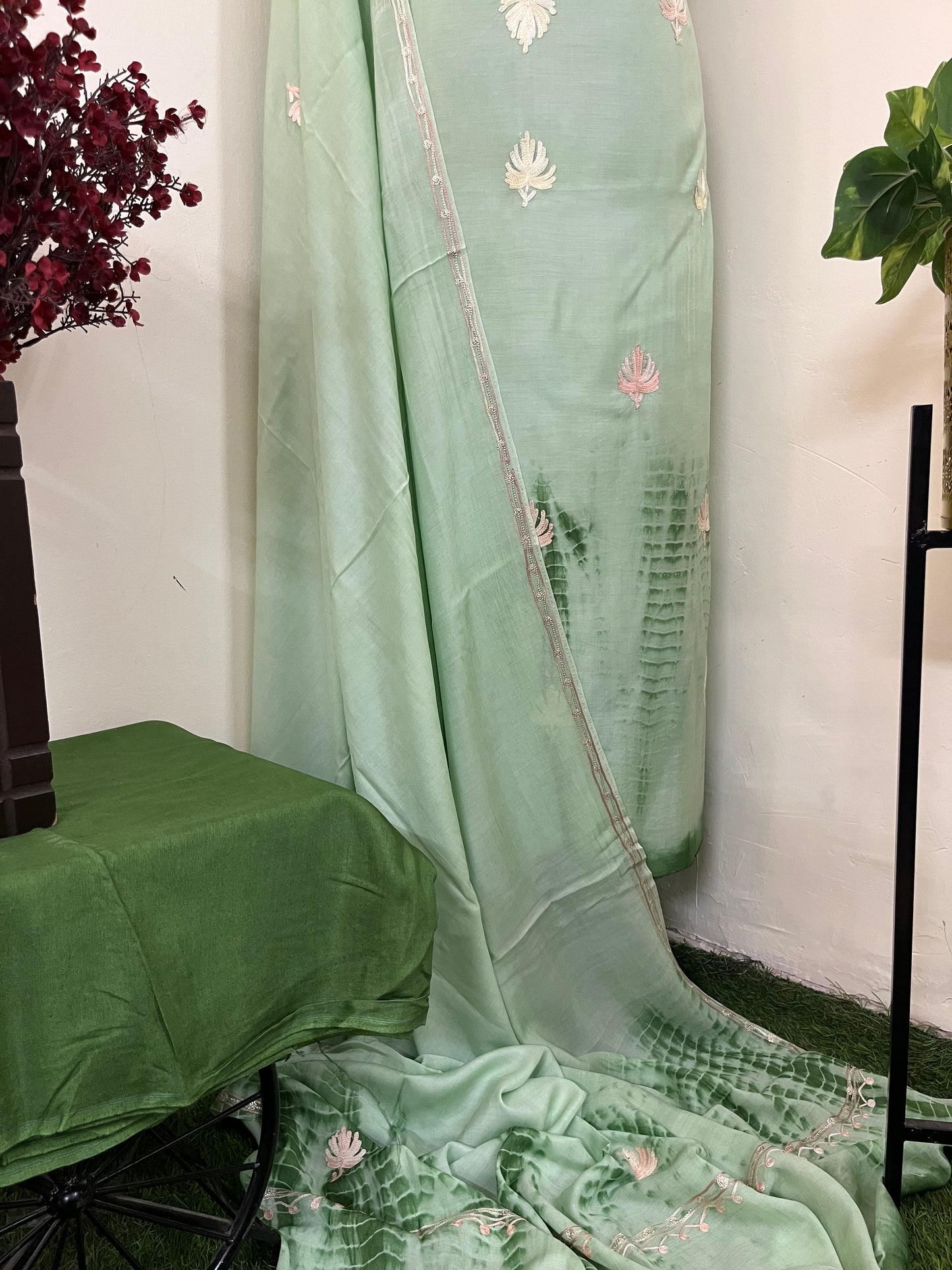 Tea Green Mul Cotton Shibori Work Kashmiri 3pc Suit