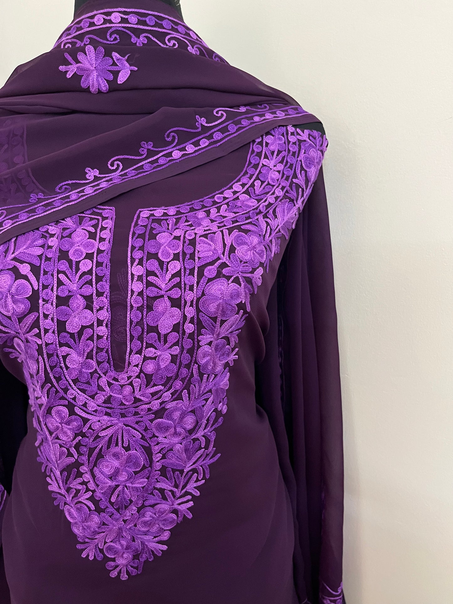 Coke Georgette 3 Pc Aari Embroidered Suit Set