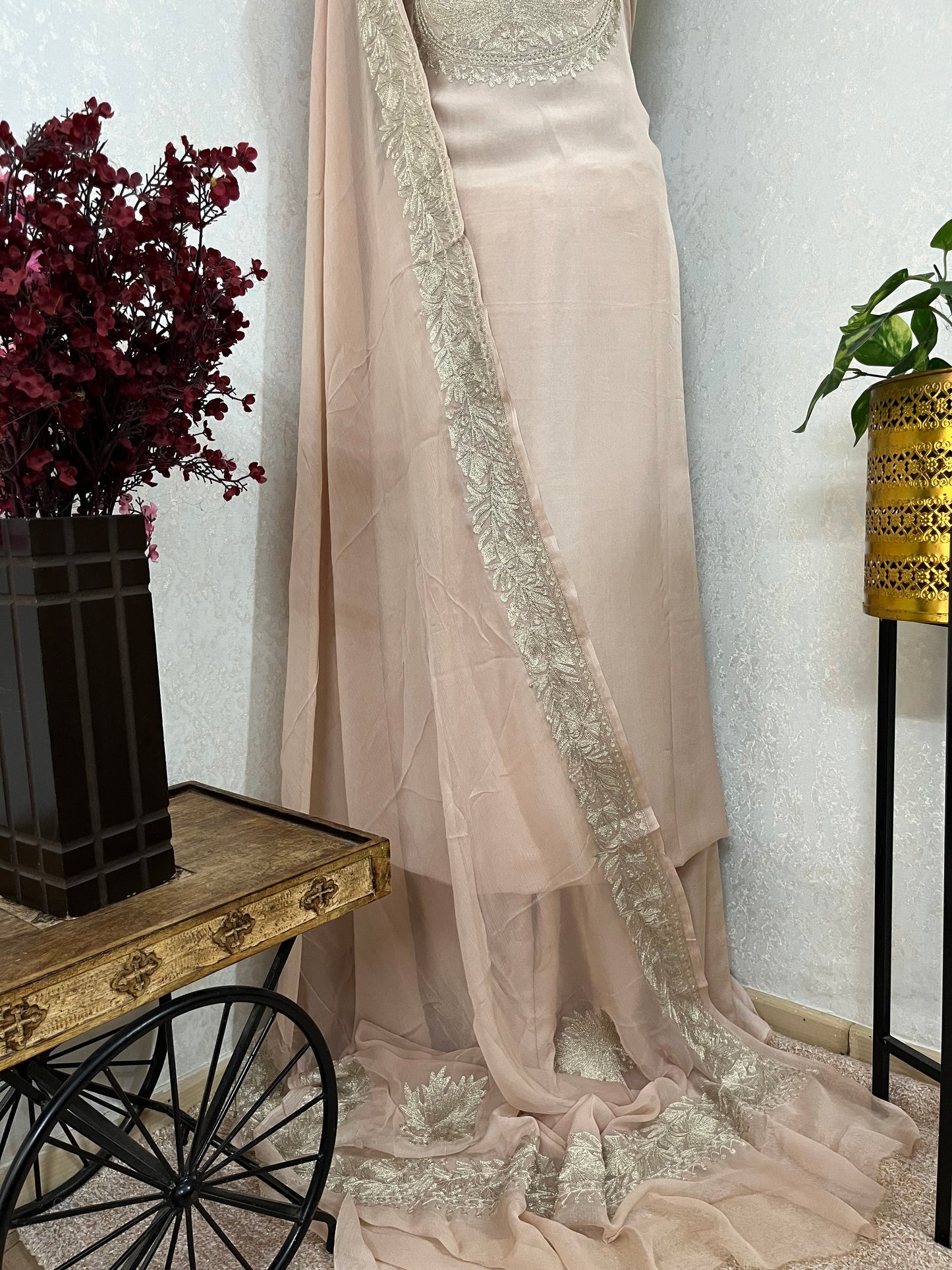 Ivory Sanam’ Tilla Kashmiri Silk Suit