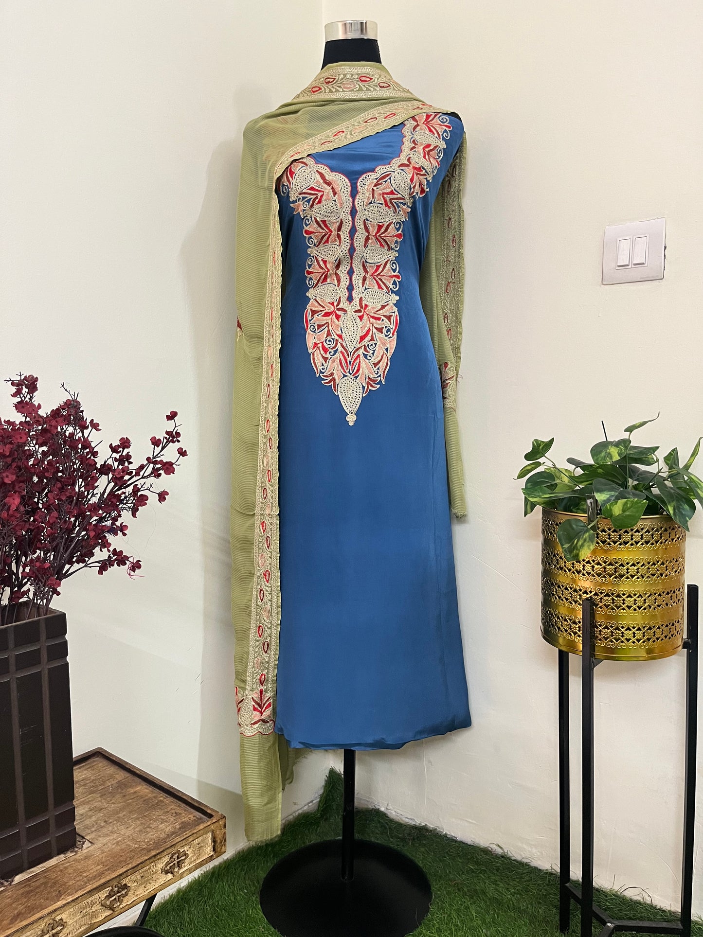 Kalaa’ Electric Blue Crape Kashmiri Suit
