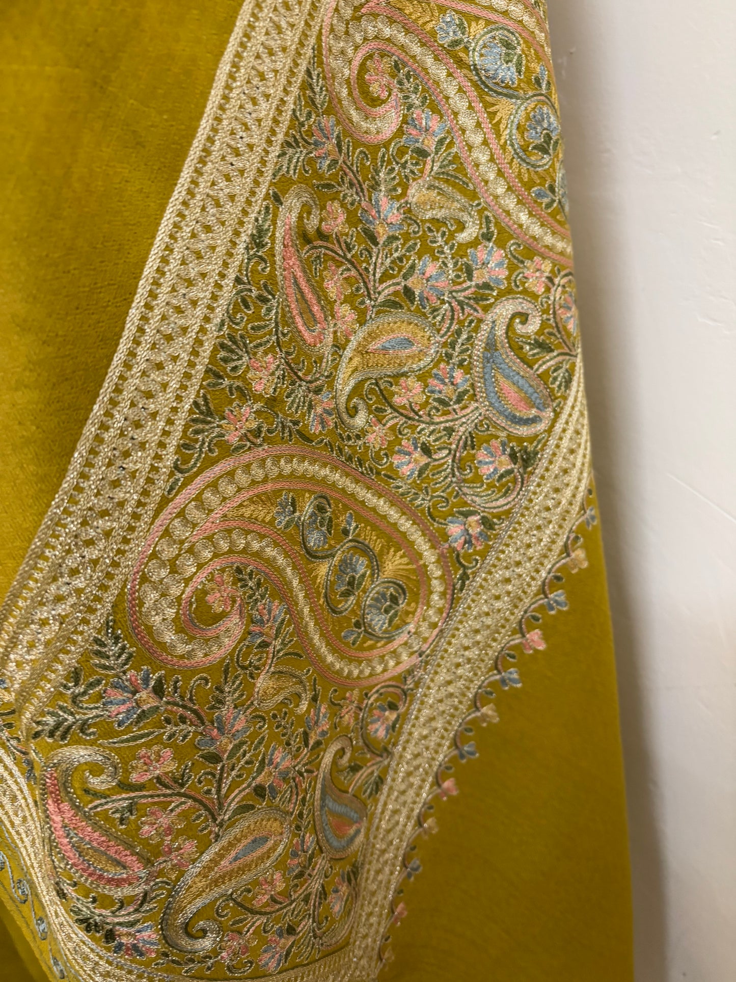 Golden Yellow Ambi Bael Kashmiri Stole