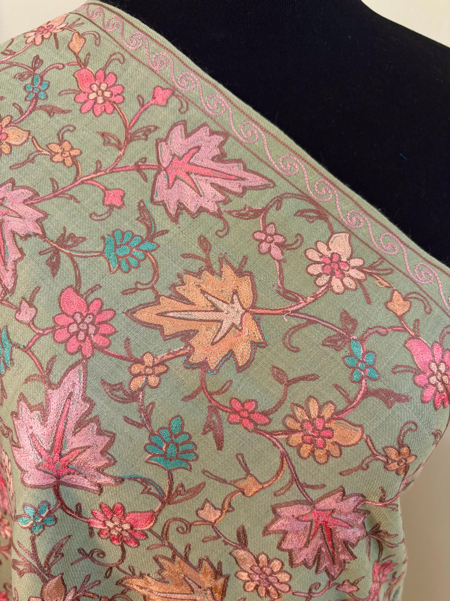 Pastel Green Chinaar Jaal Kashmiri Semi Pashmina Stole