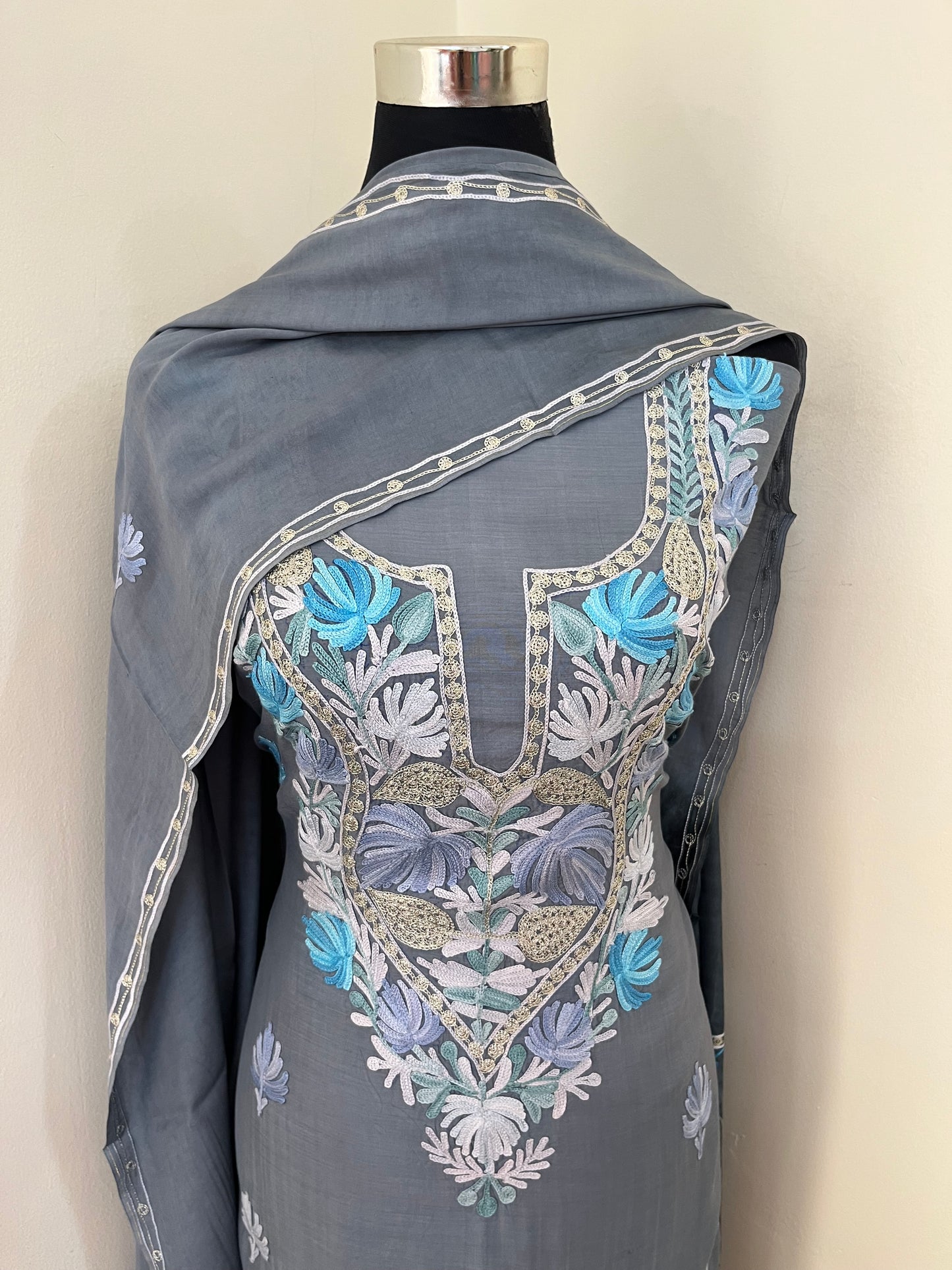 English Grey Mul Cotton Shibori Work Kashmiri 3pc Suit