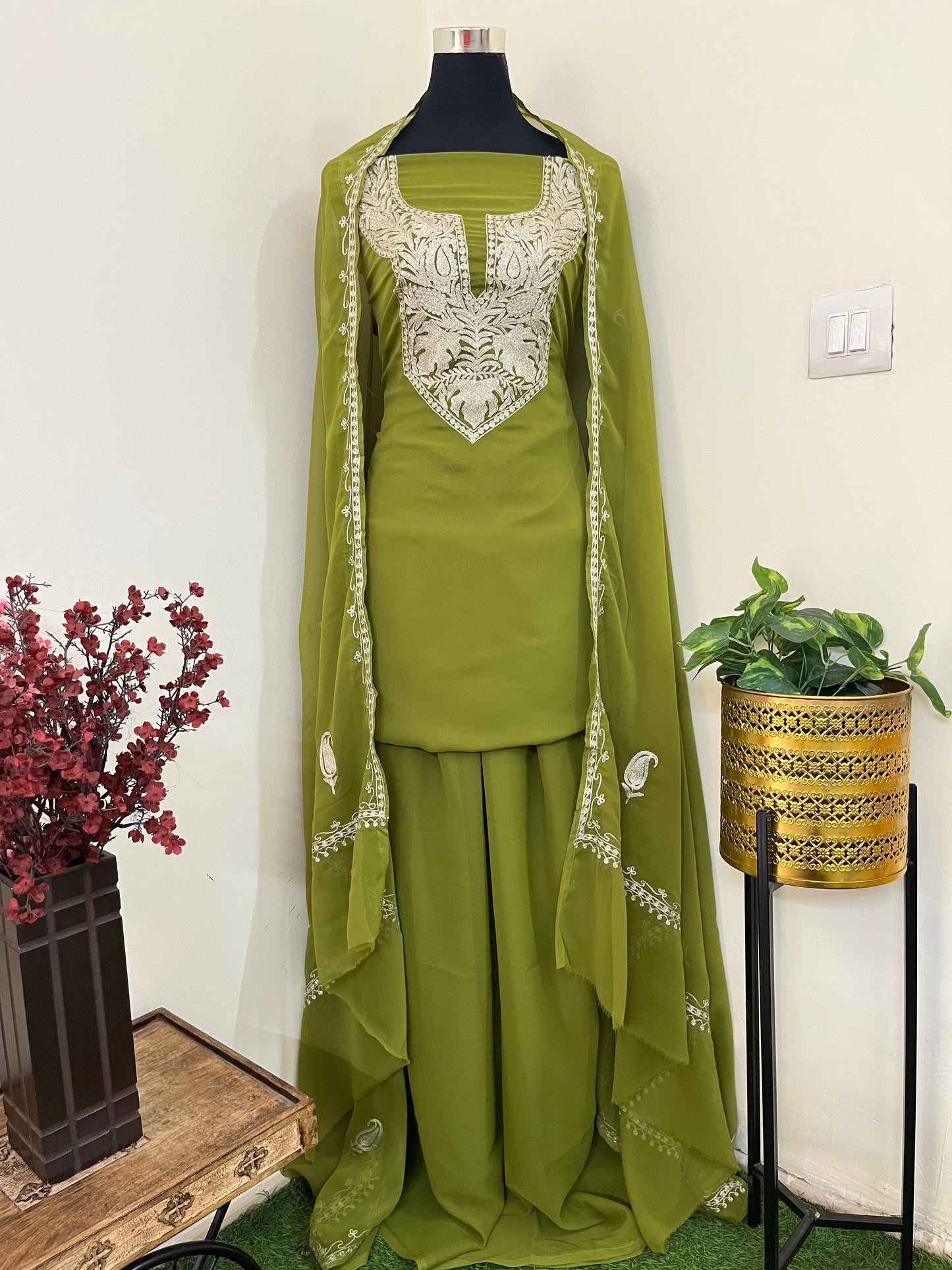 Henna green Georgette 3pc Kashmiri Tilla Suit