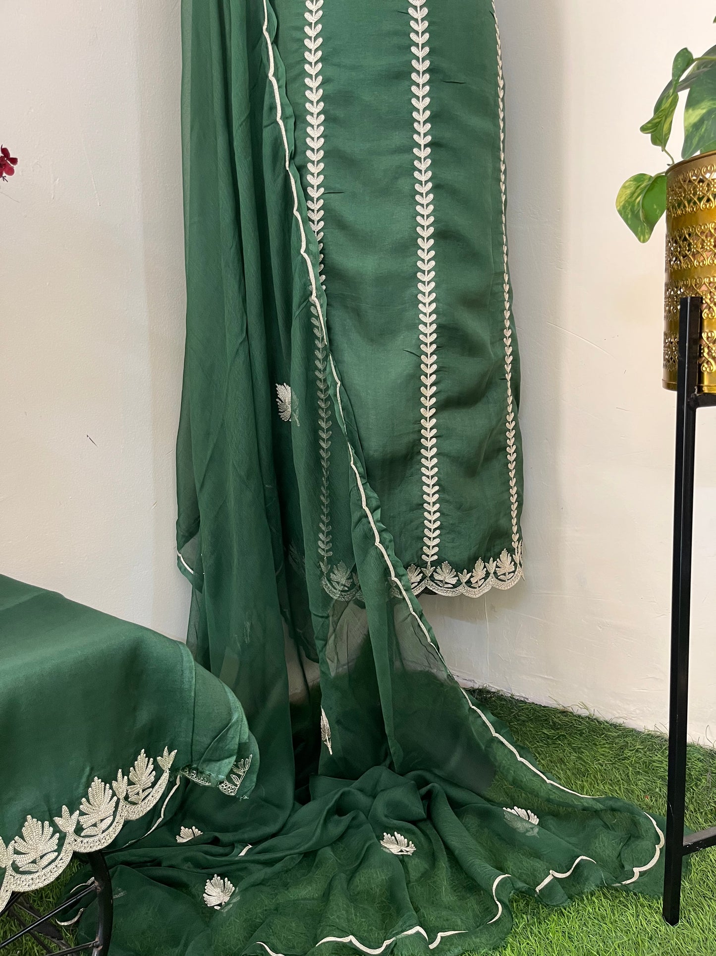 Green Sanam’ Silk Tilla Kashmiri Suit
