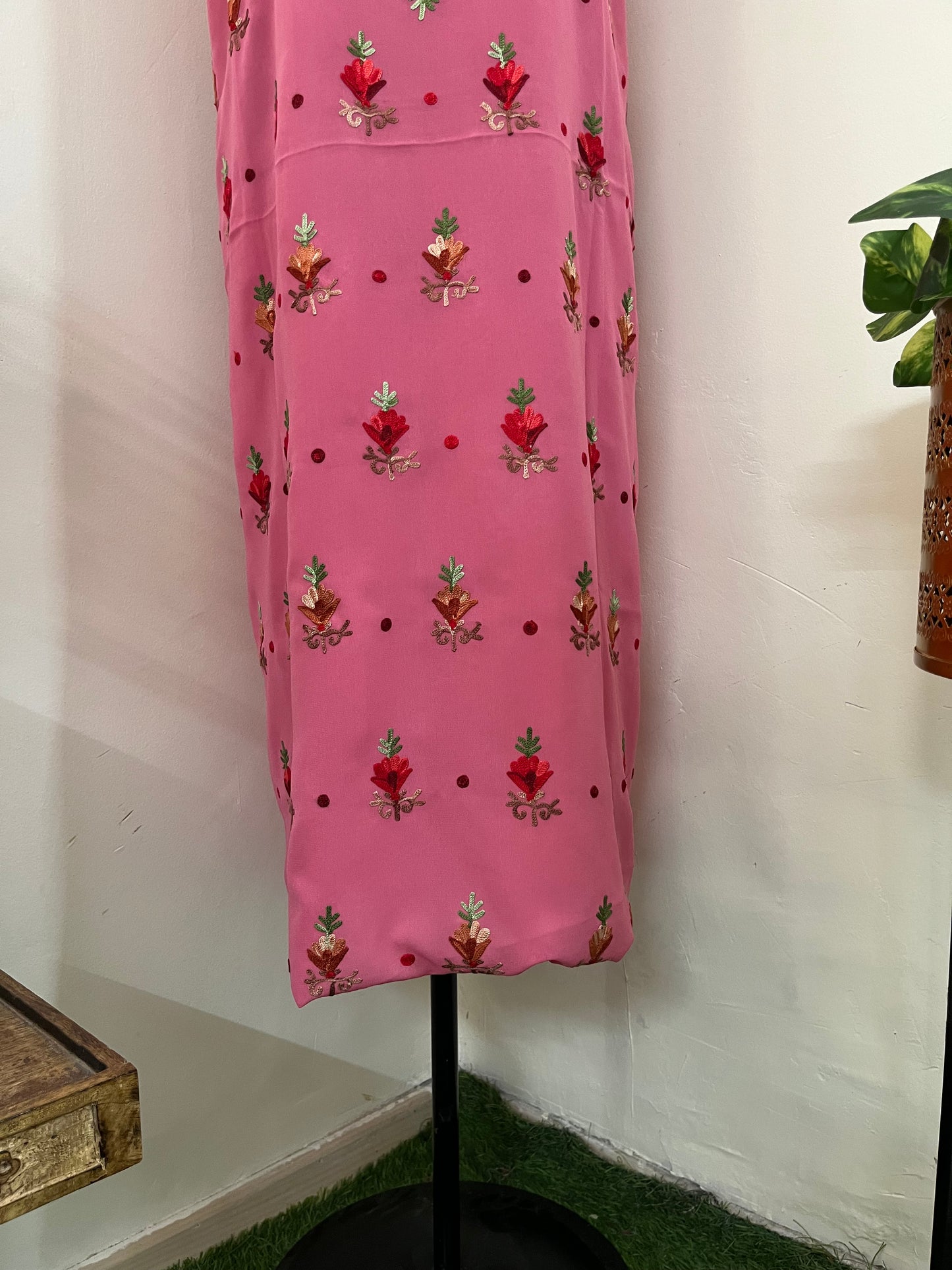 Pink Georgette Kashmiri Kurta Material