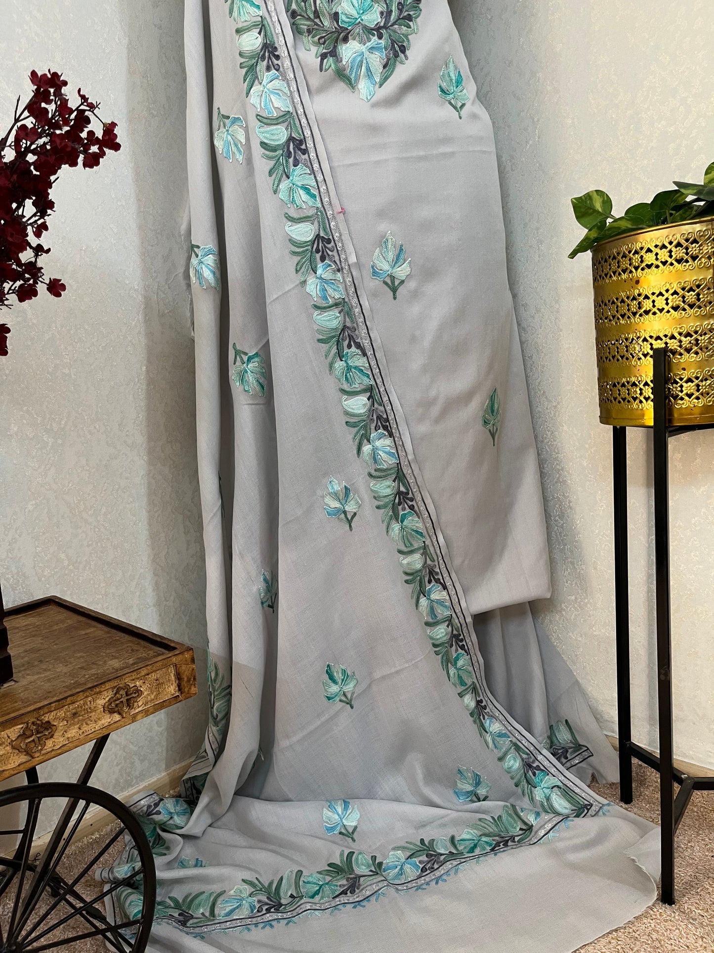 Ice Grey Pure Wool Aari Embroidered 3pc Suit Stole
