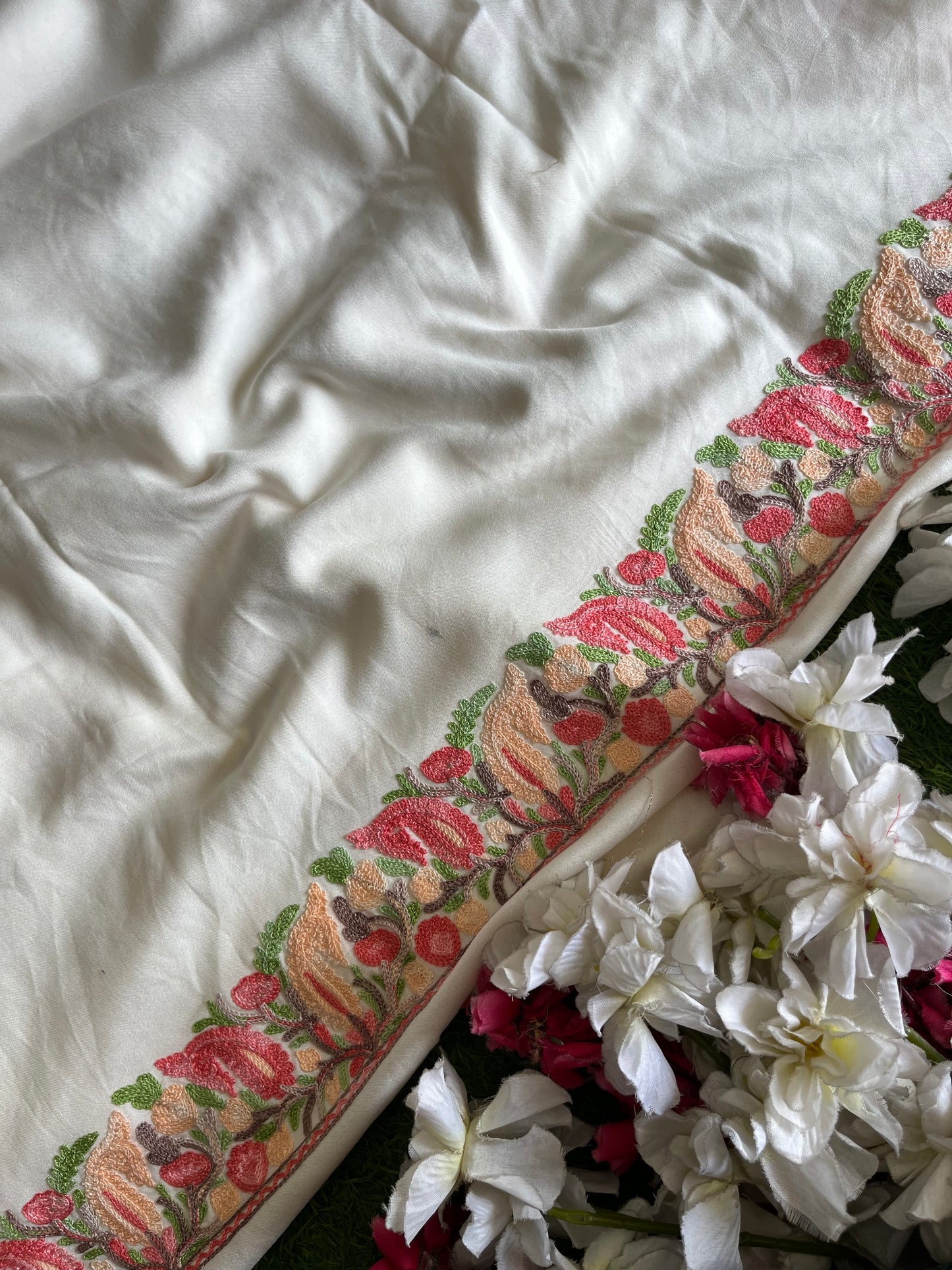 Cream Rayon Cotton Kashmiri 3pc set