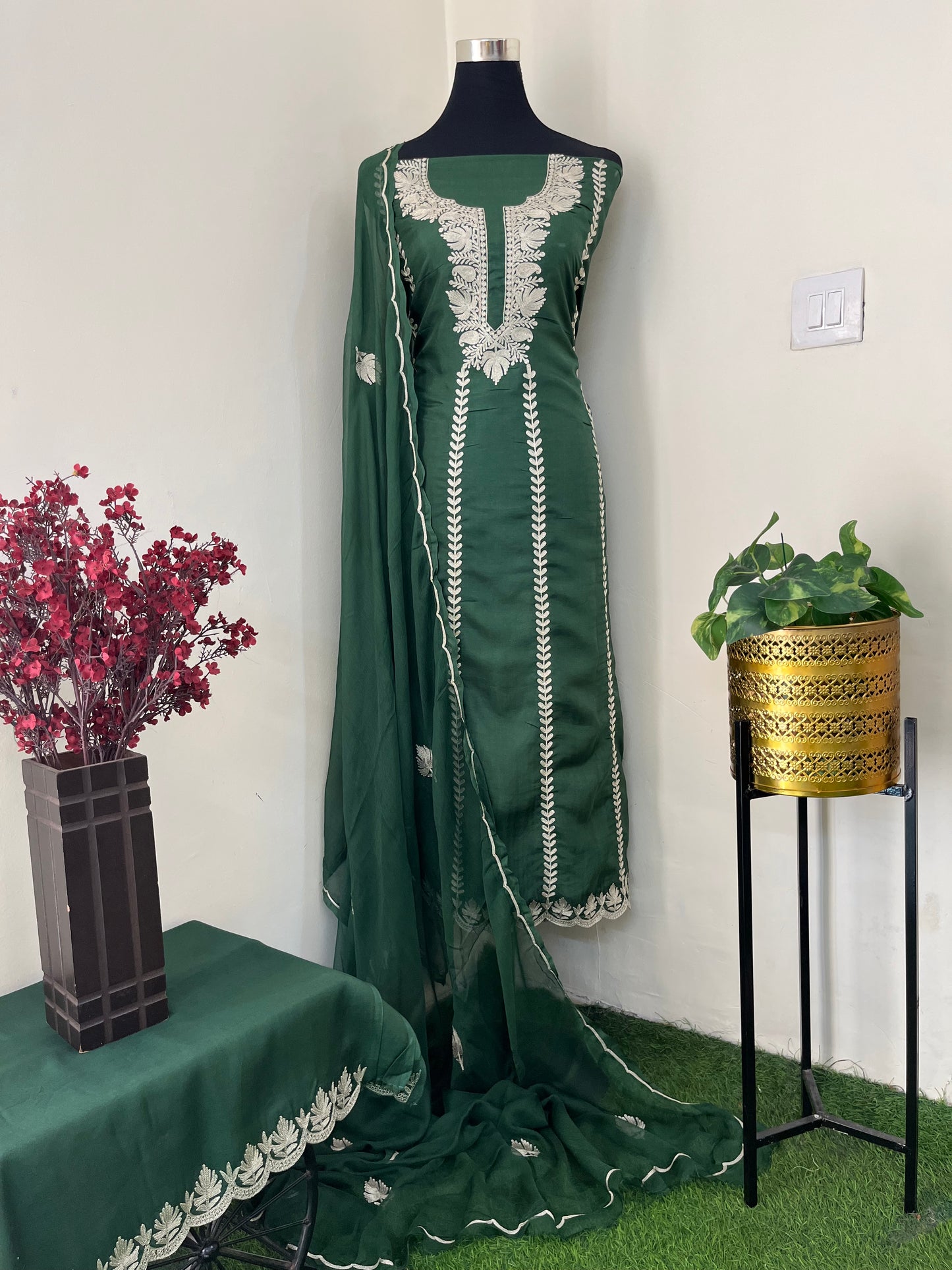 Green Sanam’ Silk Tilla Kashmiri Suit